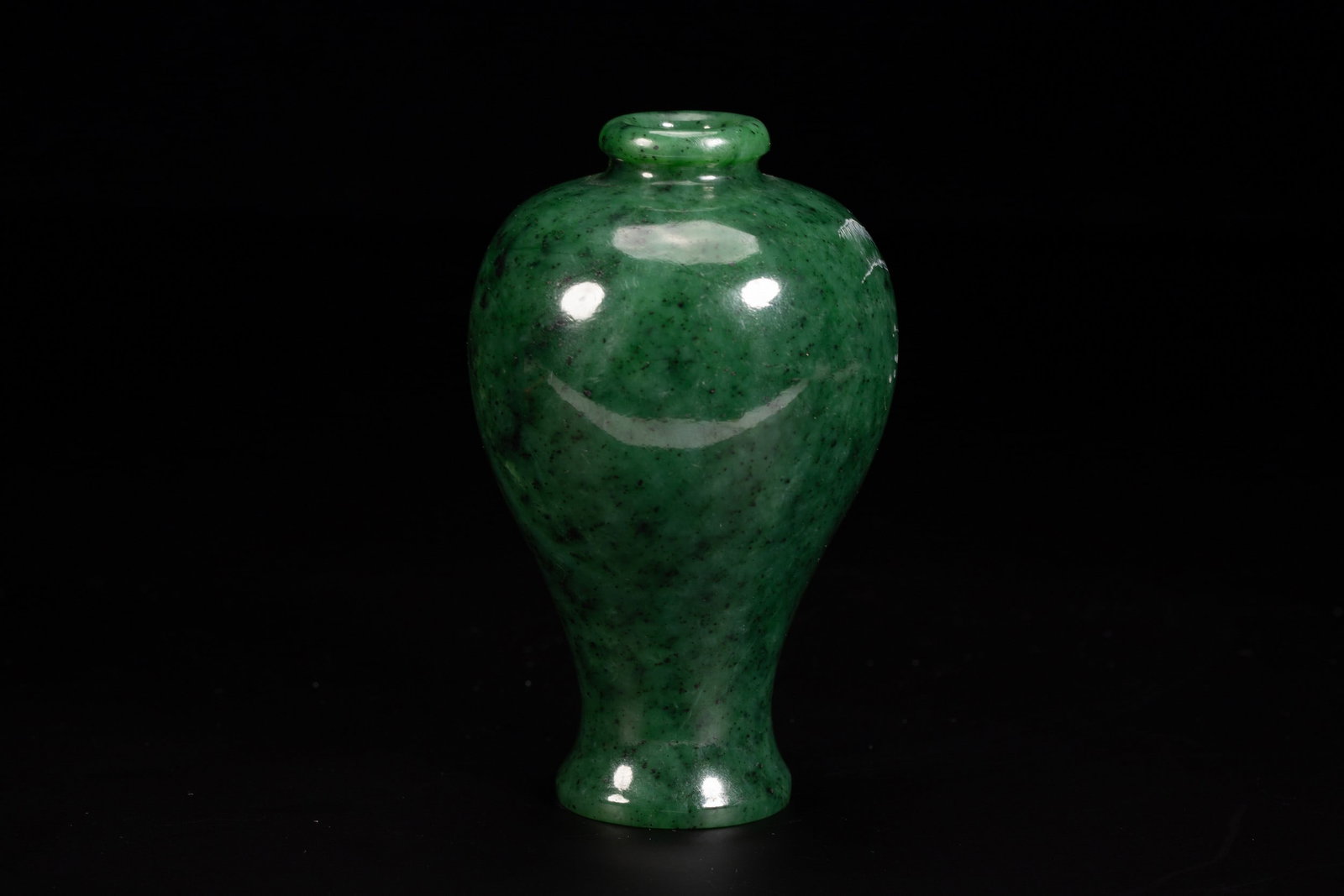A JADE VASE - 5