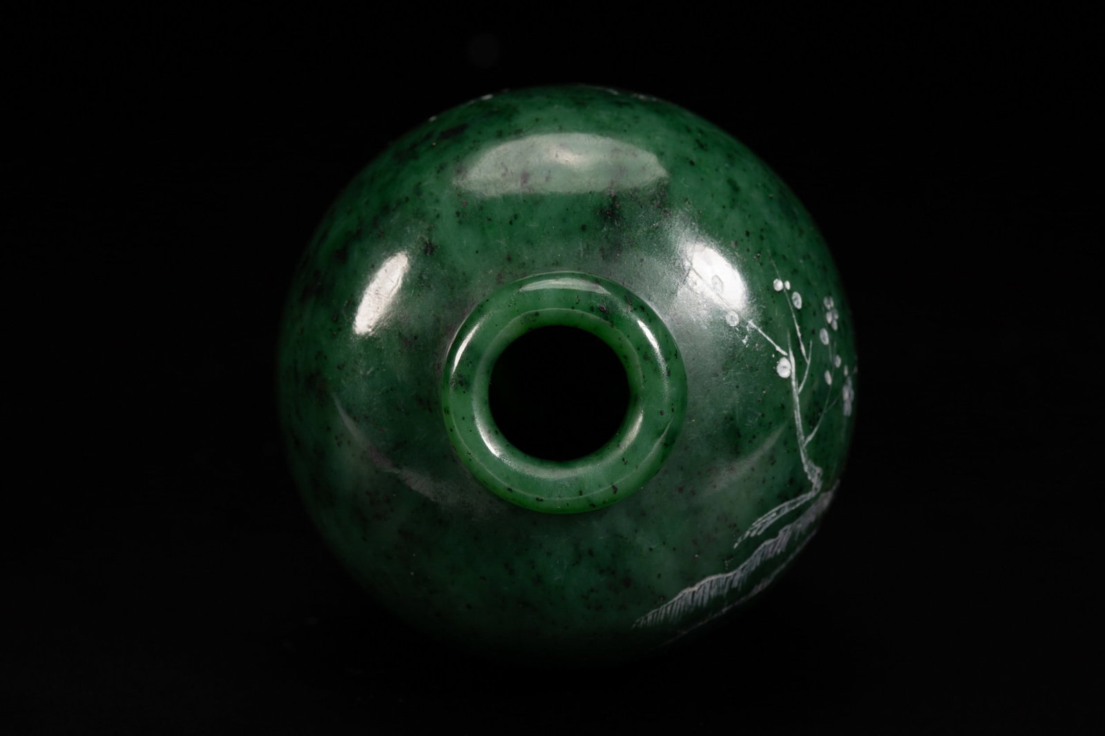 A JADE VASE - 8