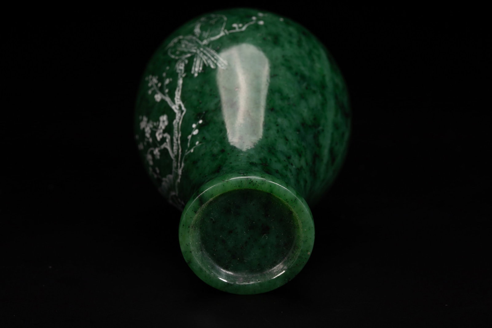 A JADE VASE - 9