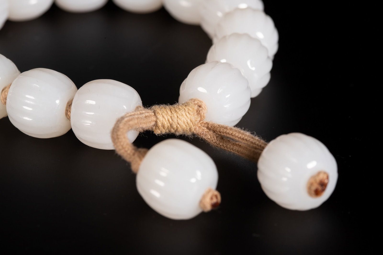A JADE BRACELET - 3