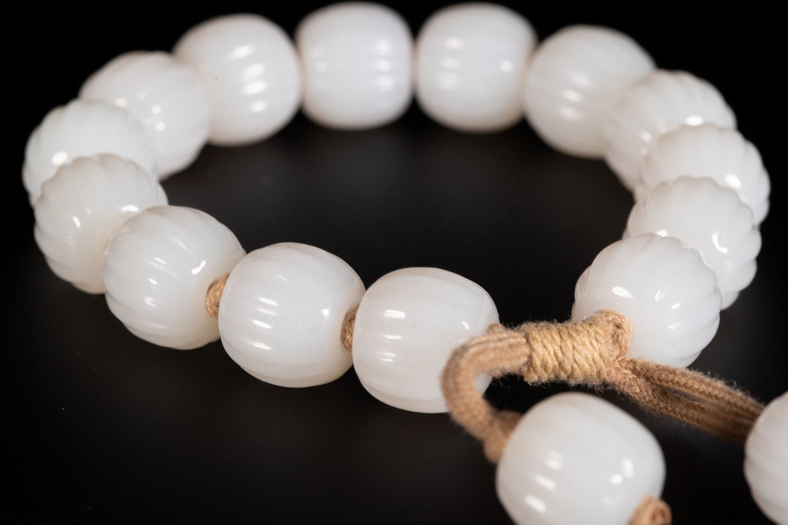 A JADE BRACELET - 4