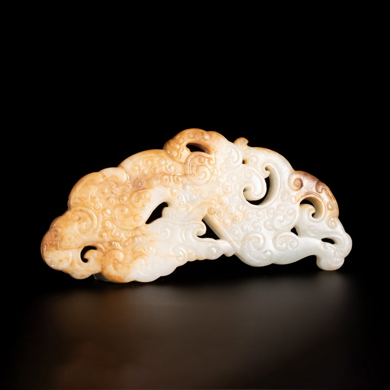A JADE PENDANT: 和田玉龙纹佩 A jade pendant 11.5x6cm