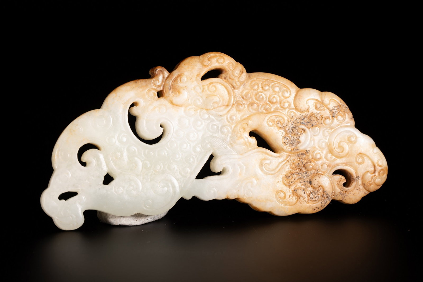 A JADE PENDANT - 5