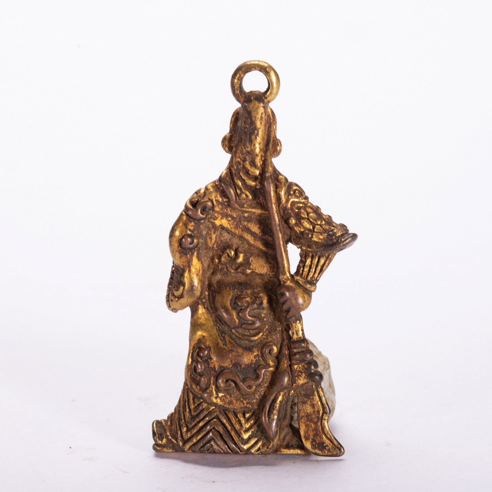 A COPPER GILDED BUDDHA STATUE: 铜鎏金佛像 A copper gilded Buddha statue 5x2.5cm