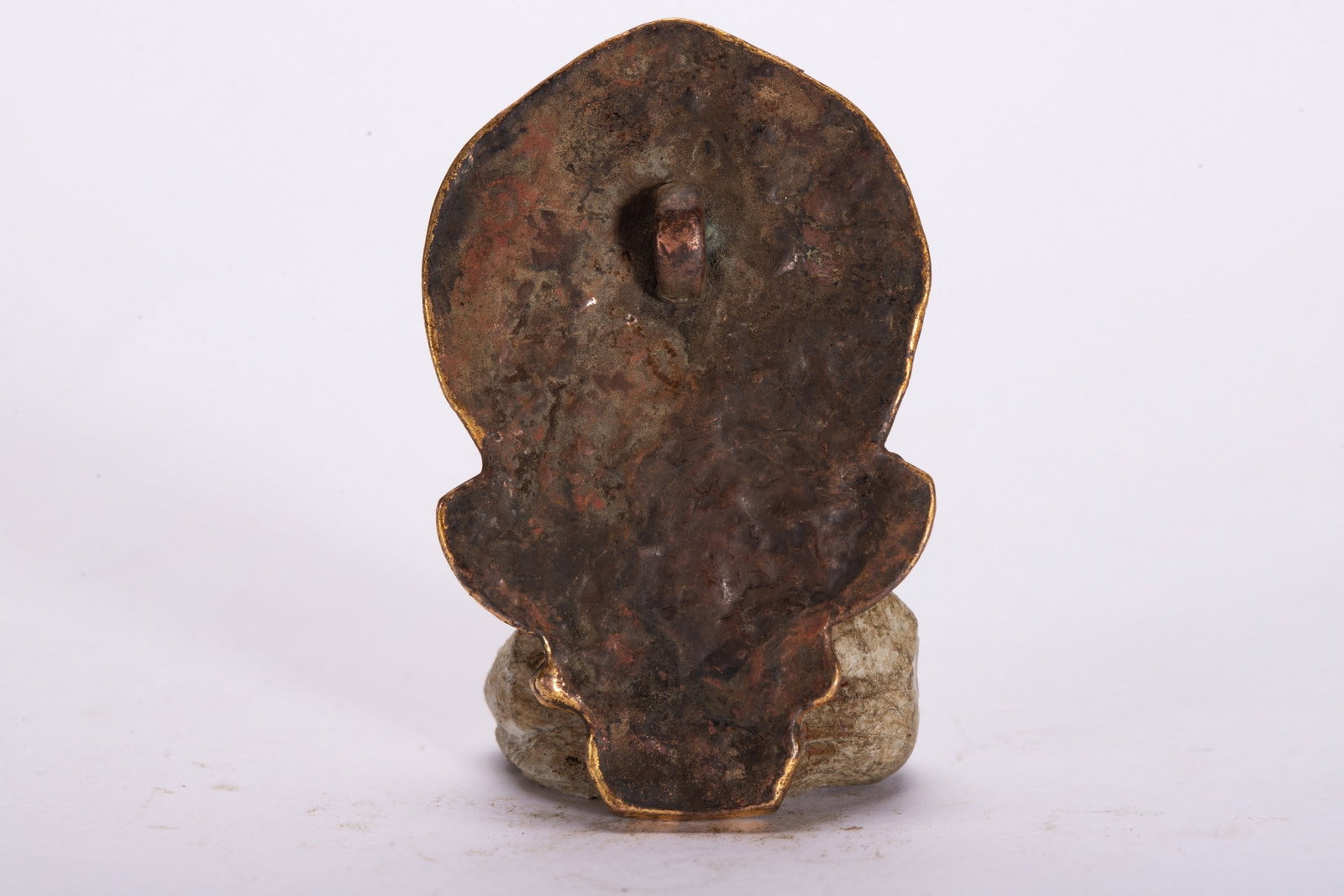 A COPPER GILDED PENDANT - 5
