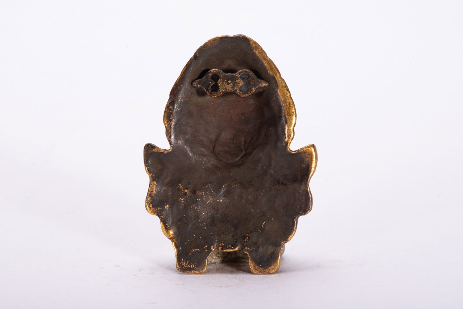 A COPPER GILDED PENDANT - 5