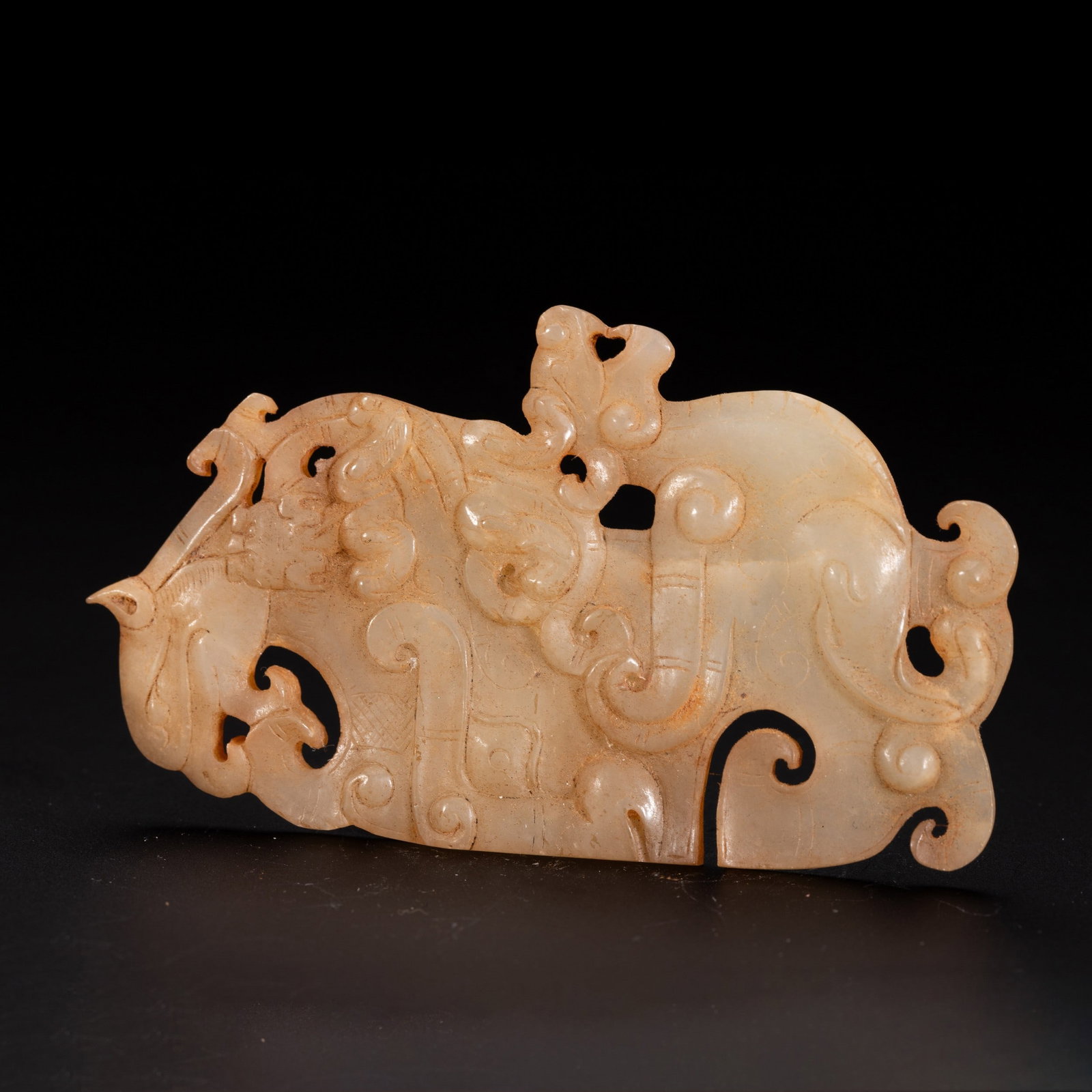 A JADE PENDANT: 和田玉透雕龙凤纹玉佩 A jade pendant 8x4.5cm