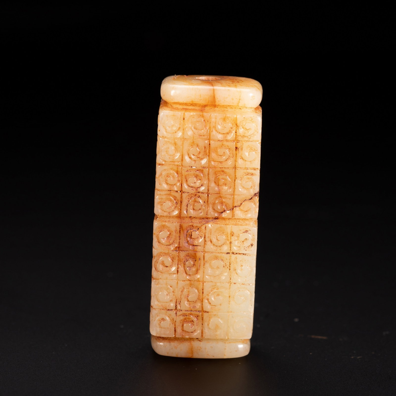 A JADE: 和田玉玉刚卯 A jade 2.3x1.8x5.5cm