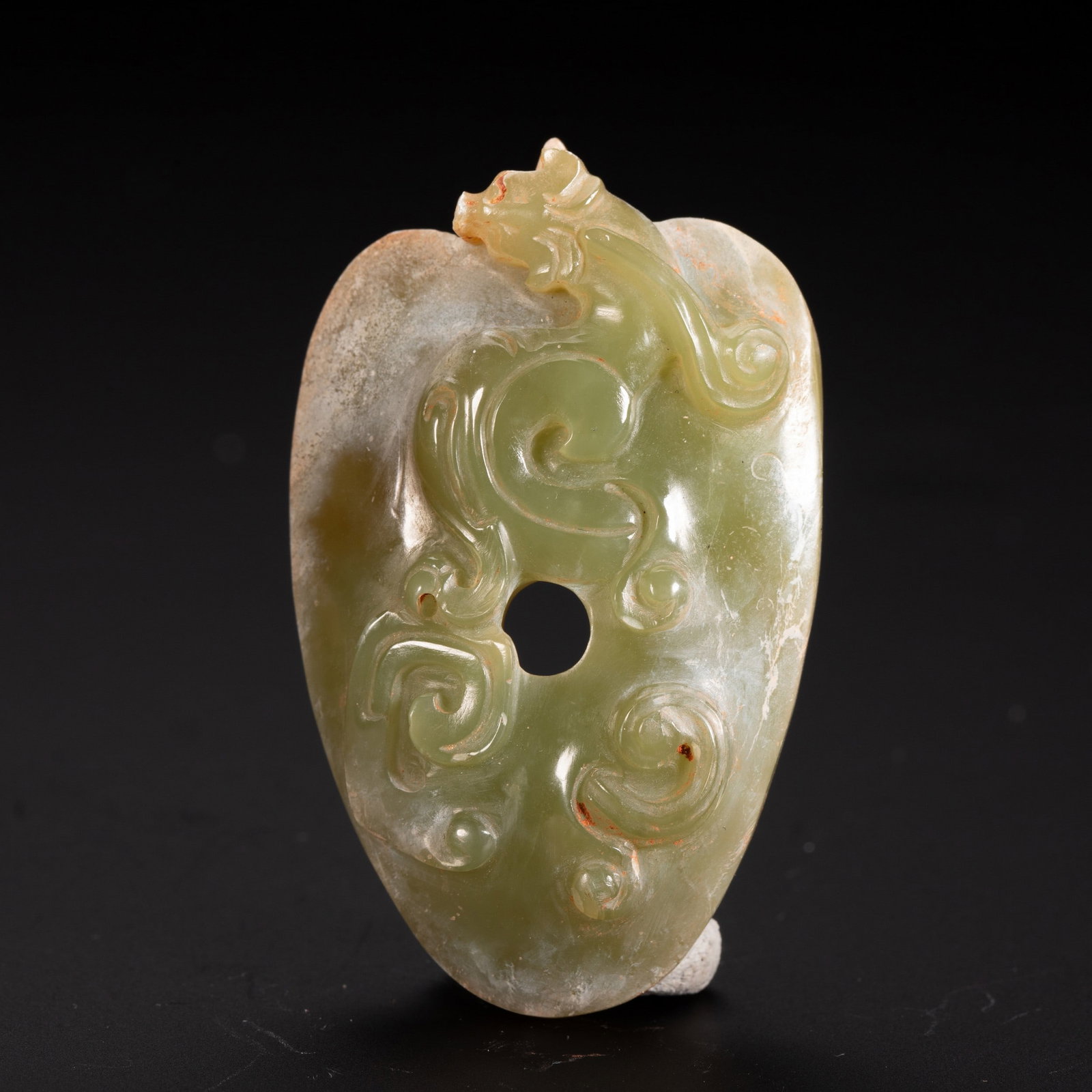 A JADE PENDANT: 和田玉螭龙鸡心佩 A jade pendant 5.5x3.5cm