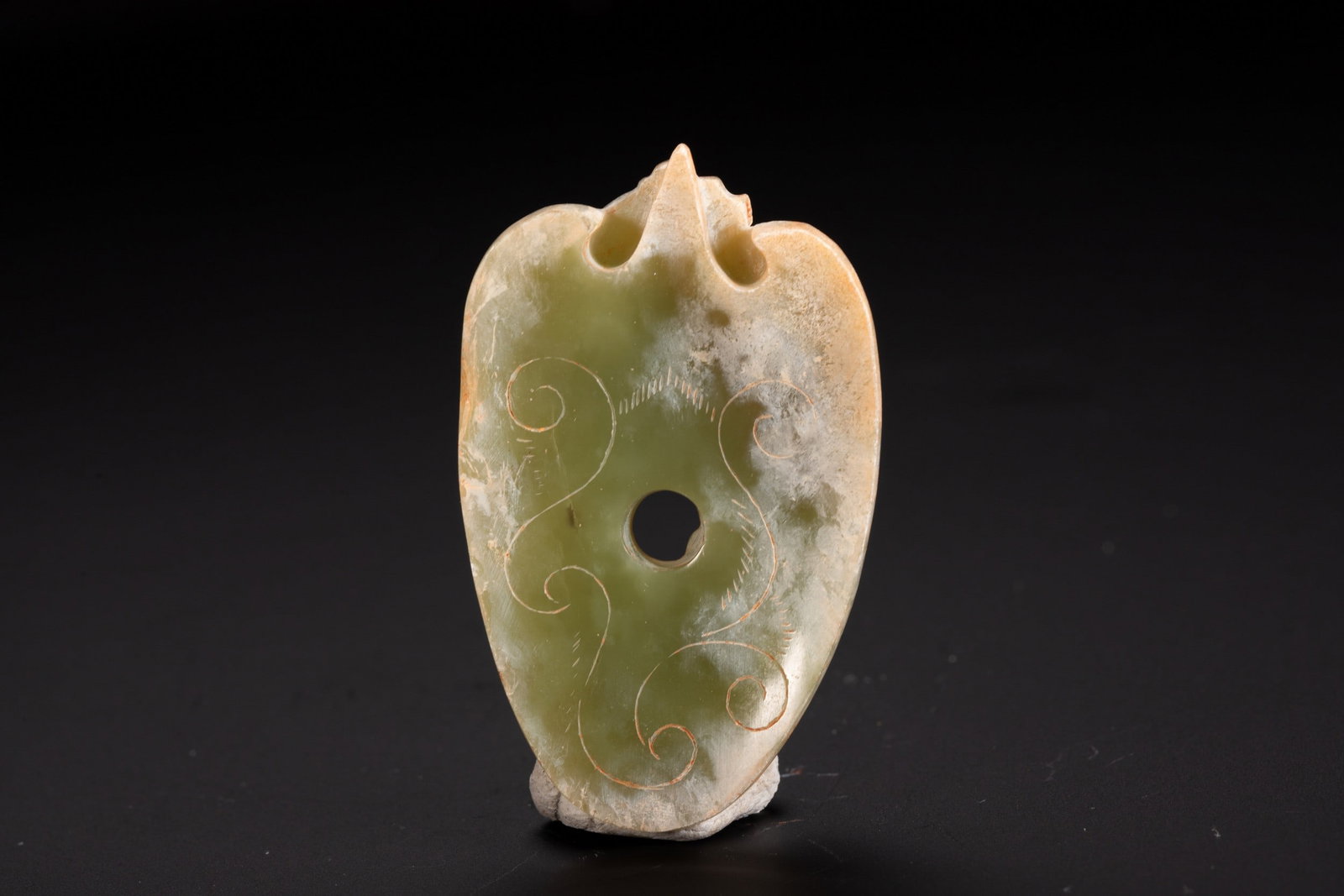 A JADE PENDANT - 5