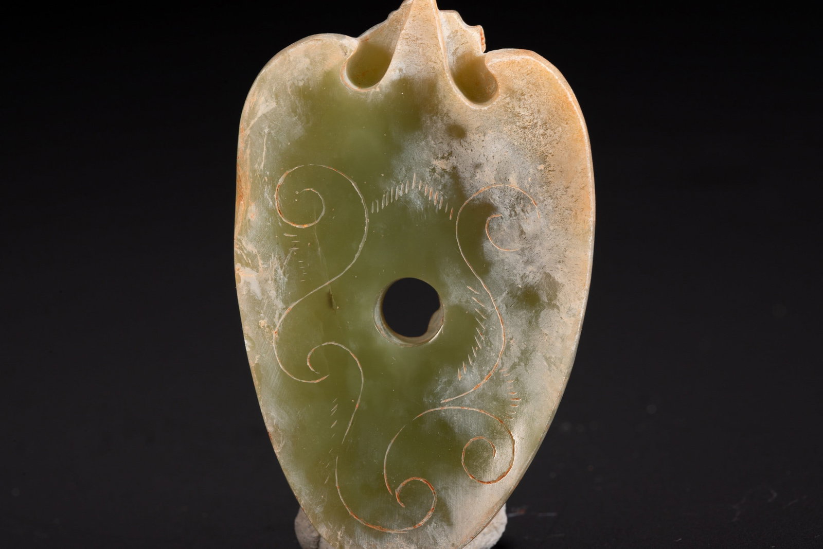 A JADE PENDANT - 6