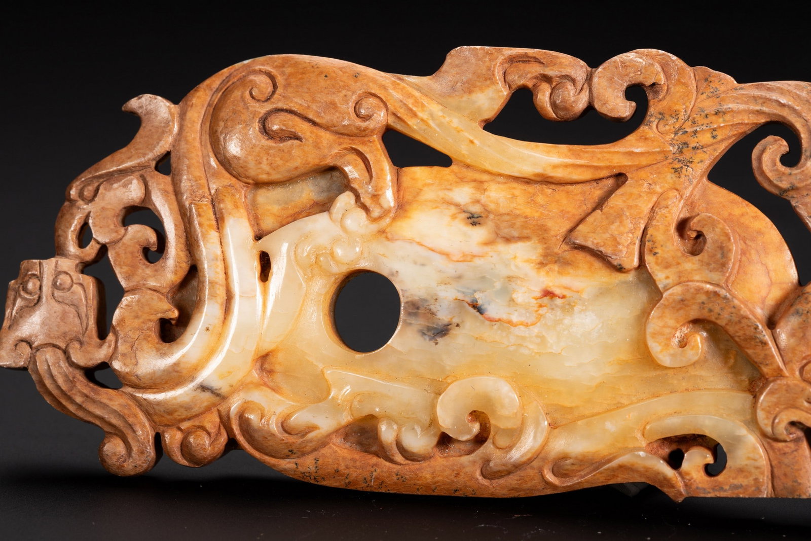 A JADE PENDANT - 3