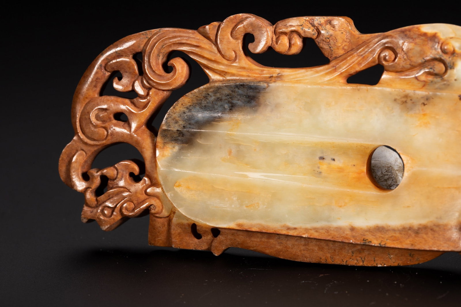 A JADE PENDANT - 7