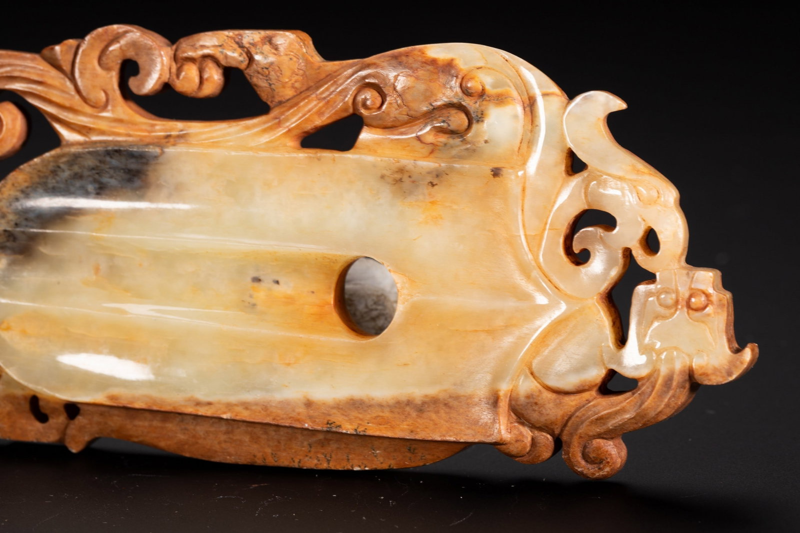 A JADE PENDANT - 8