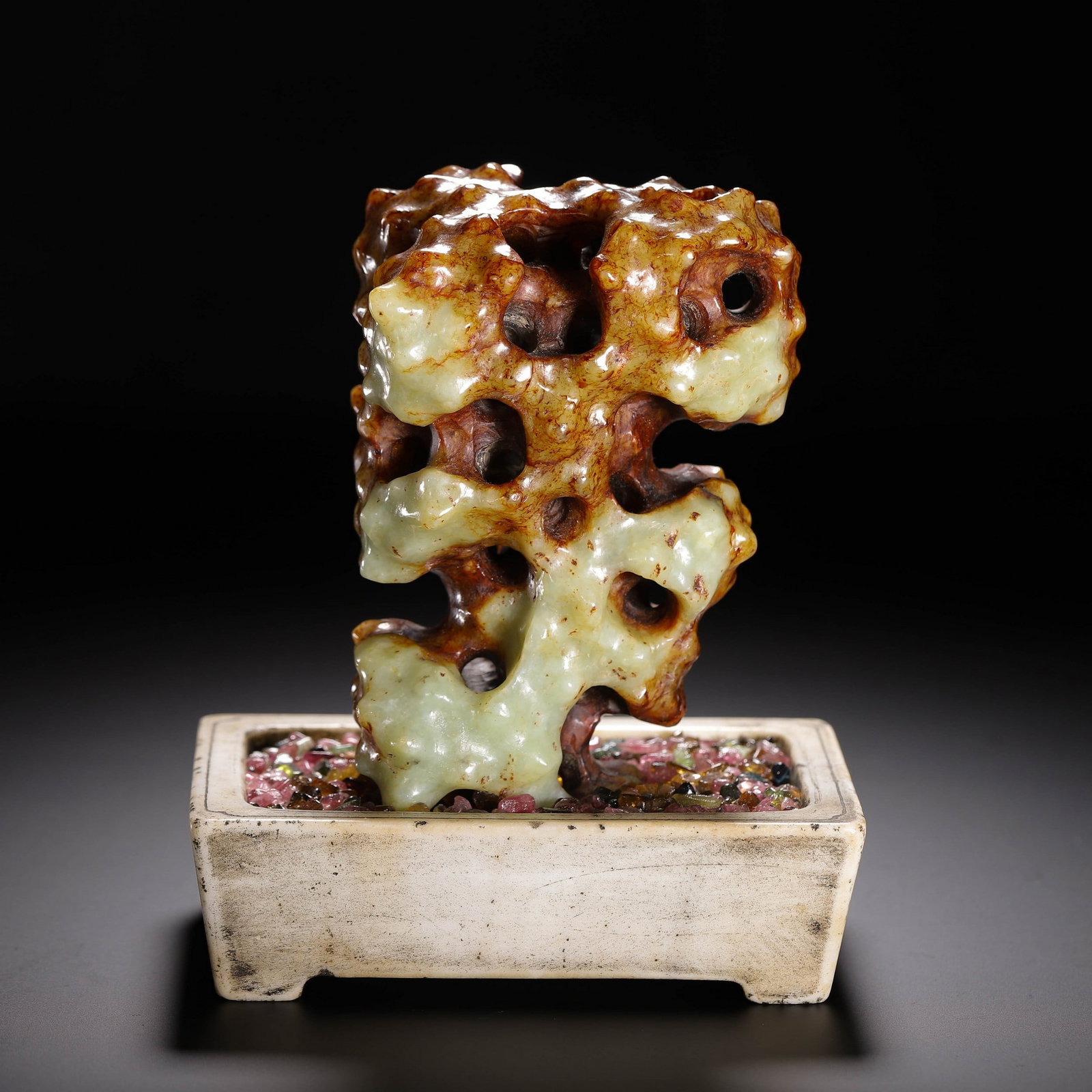 A JADE: 玉摆件 A jade 12x8x14cm