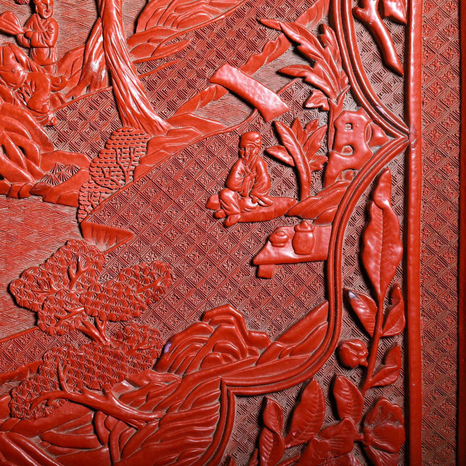 A CARVED LACQUERWARE FIGURE DISH - 4