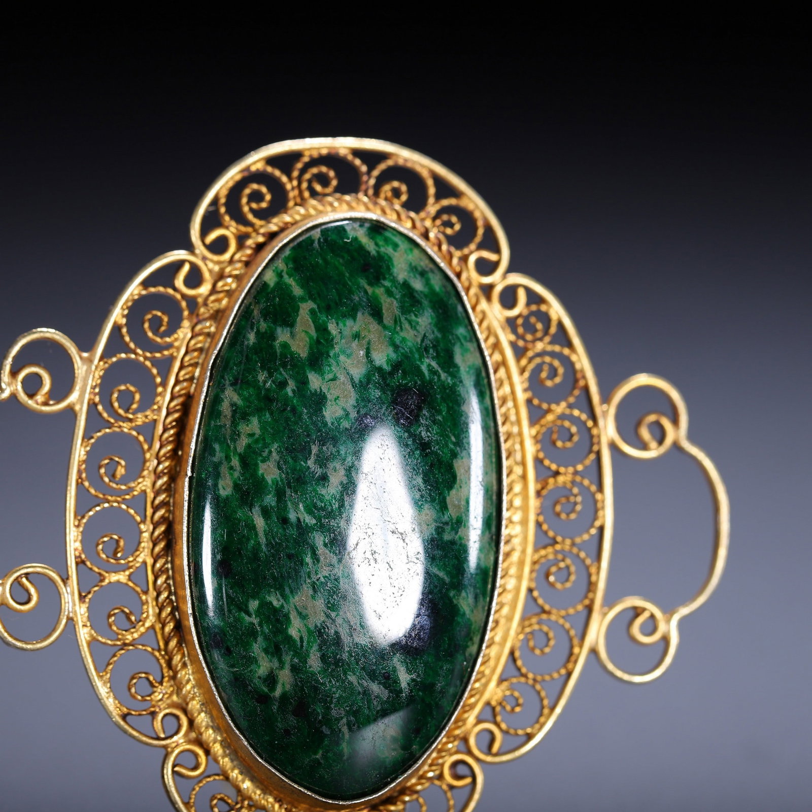 A JADE PENDANT - 2