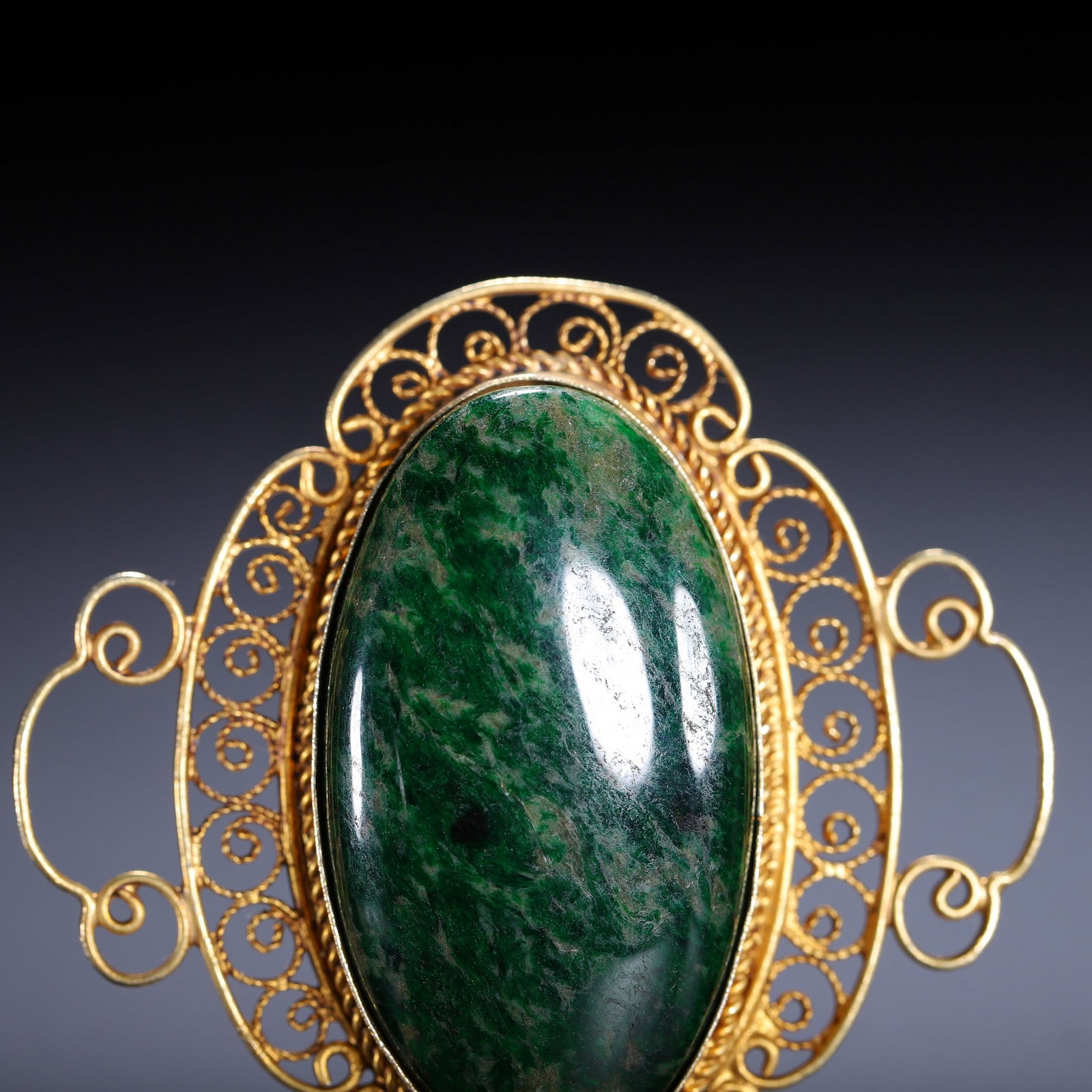A JADE PENDANT - 4