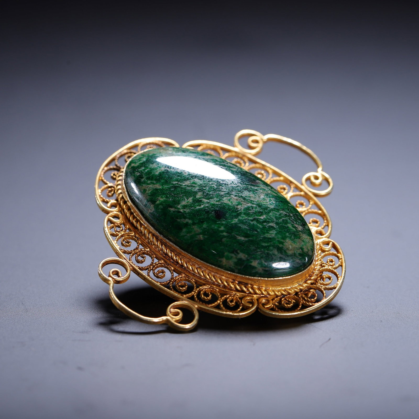 A JADE PENDANT - 9