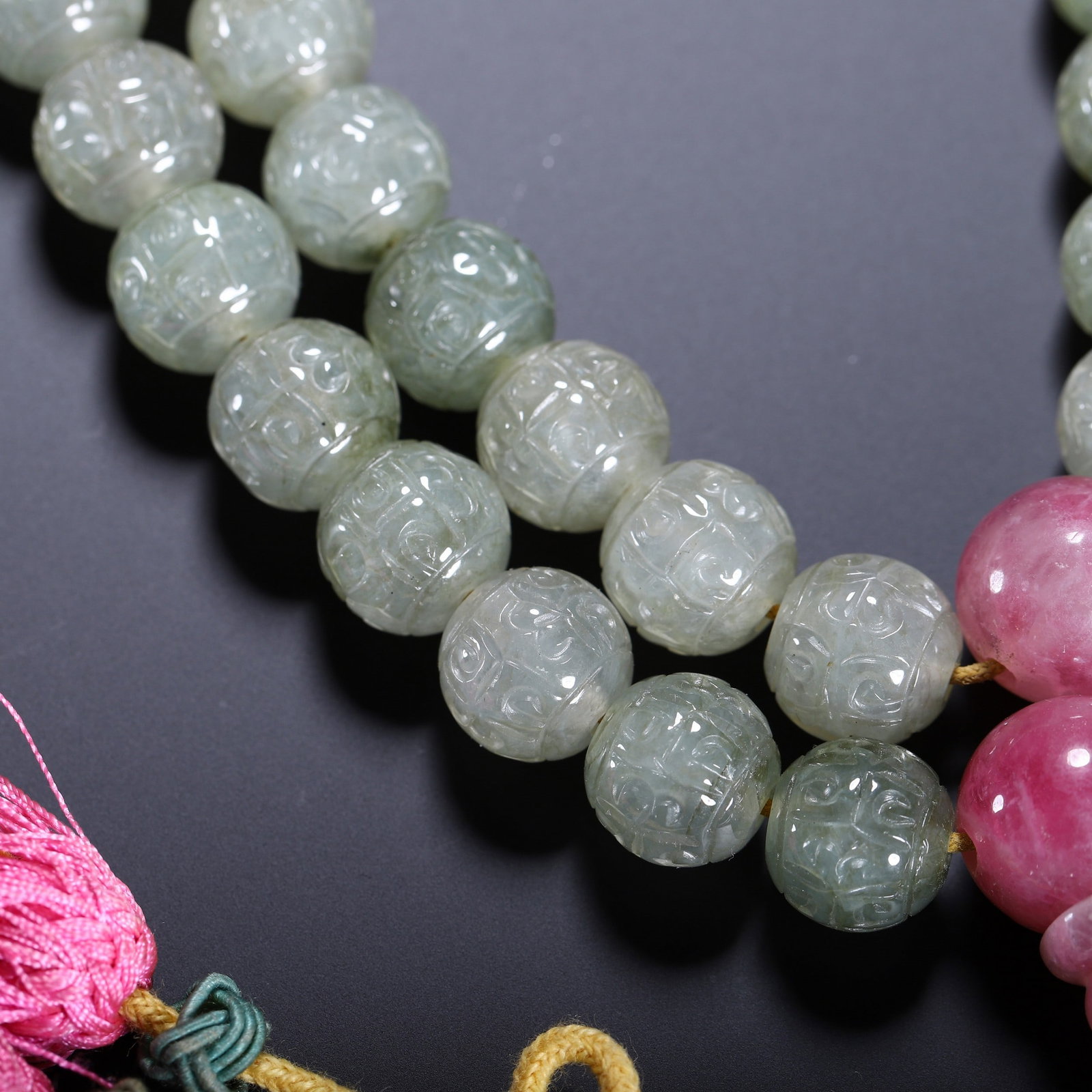 A JADE PRAYER BEAD - 5