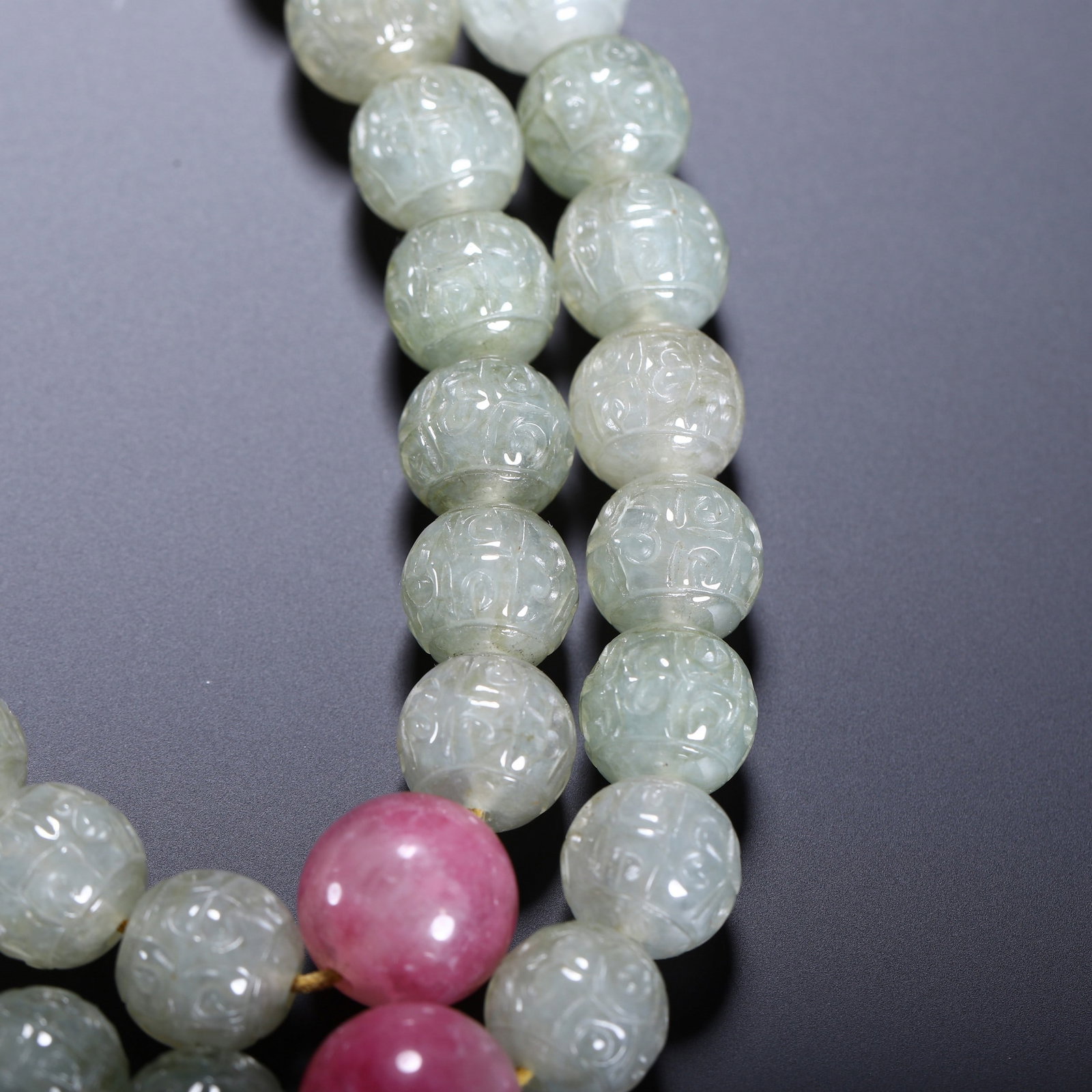 A JADE PRAYER BEAD - 6