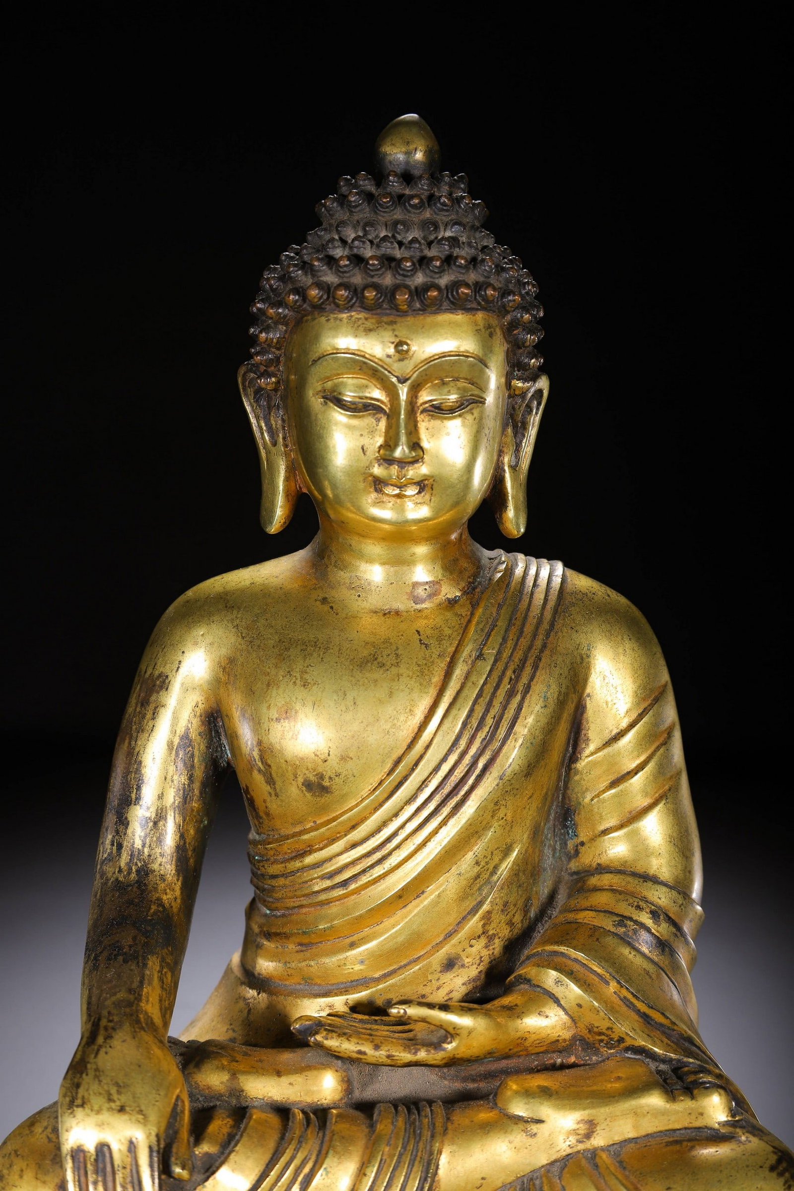A COPPER GILDED BUDDHA STATUE - 2