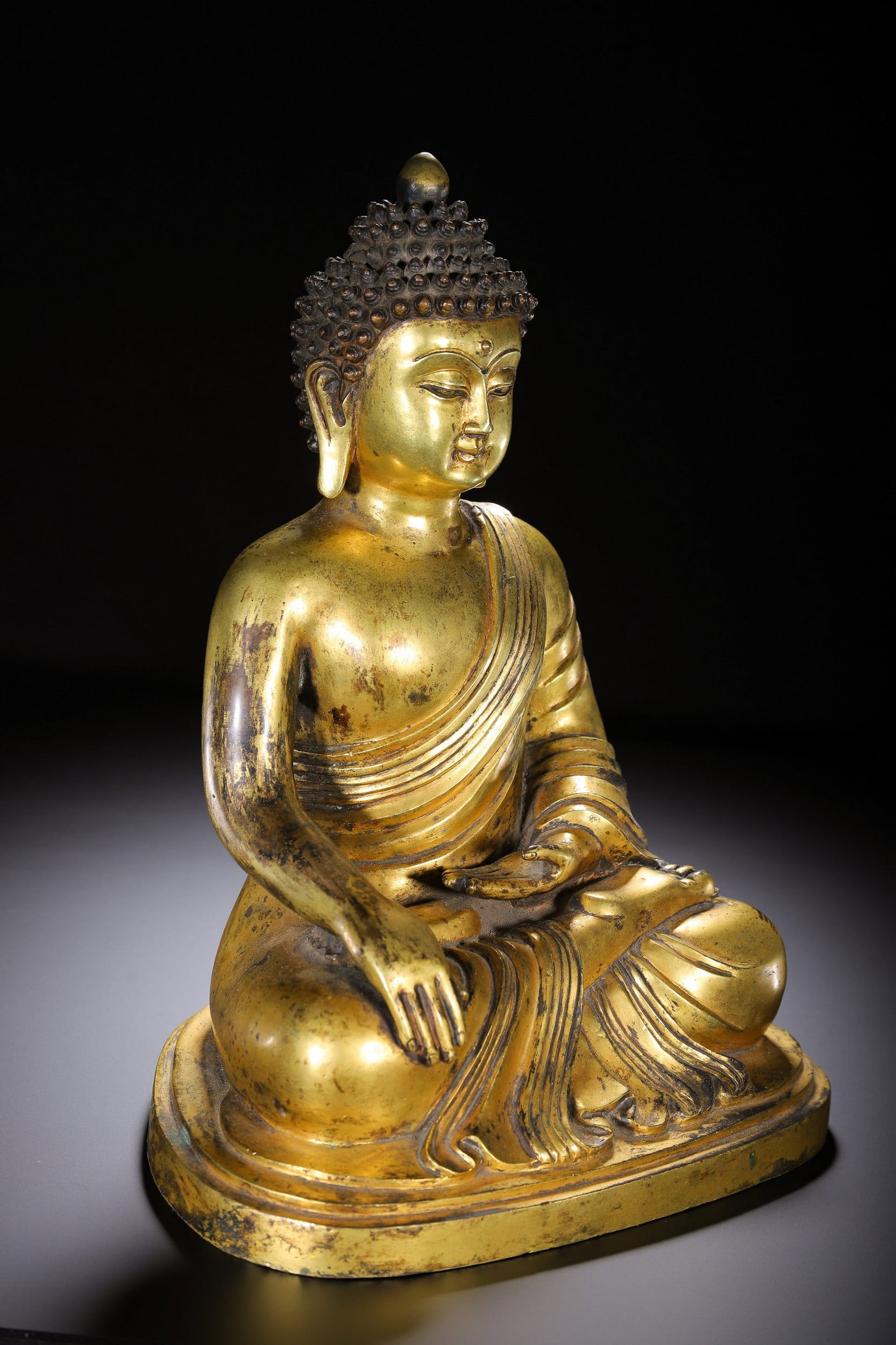 A COPPER GILDED BUDDHA STATUE - 5