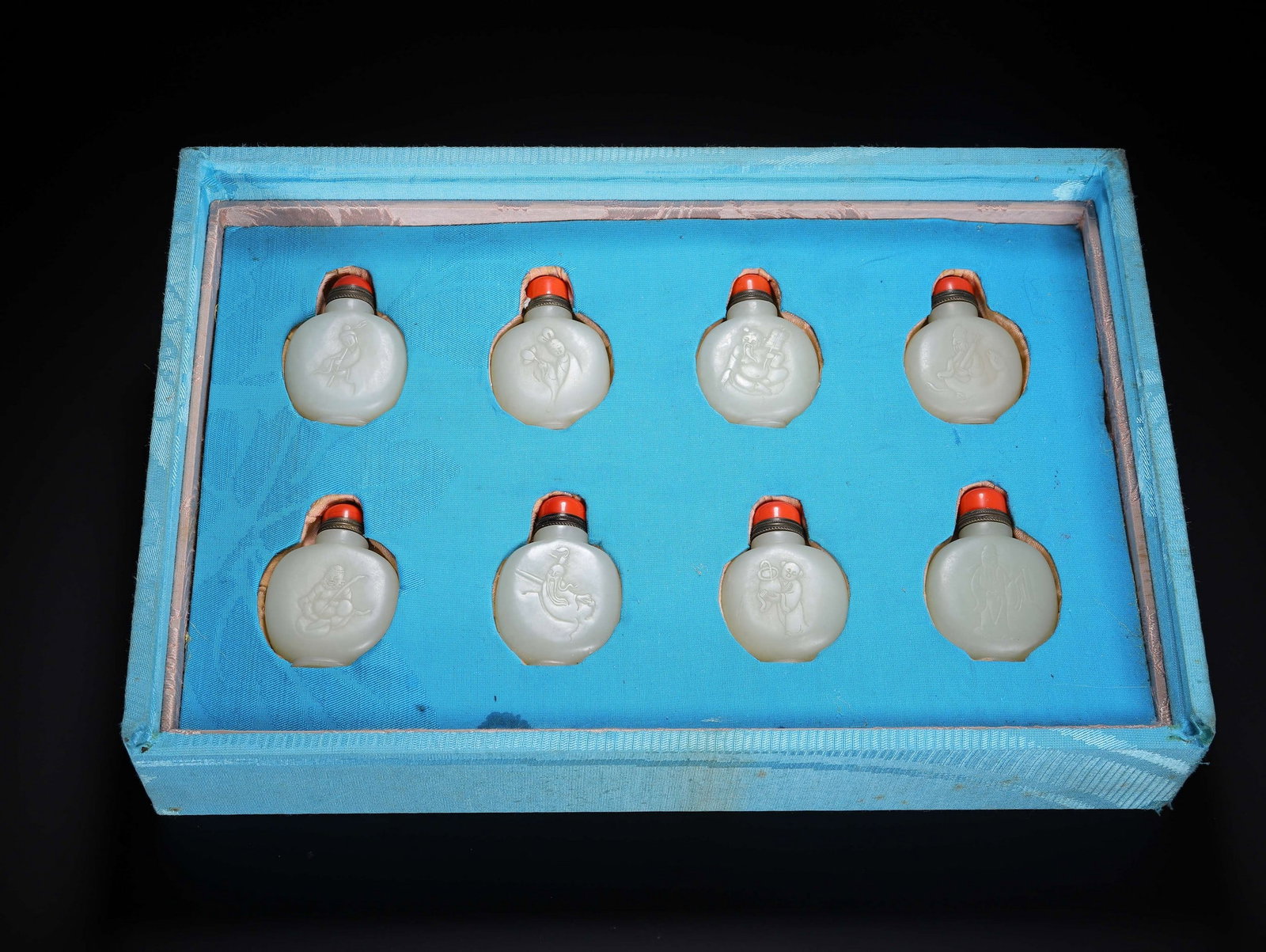 A SET OF JADE SNUFF BOTTLES: 白玉八仙鼻烟壶一组 A set of jade snuff bottles Ht.5.5cm