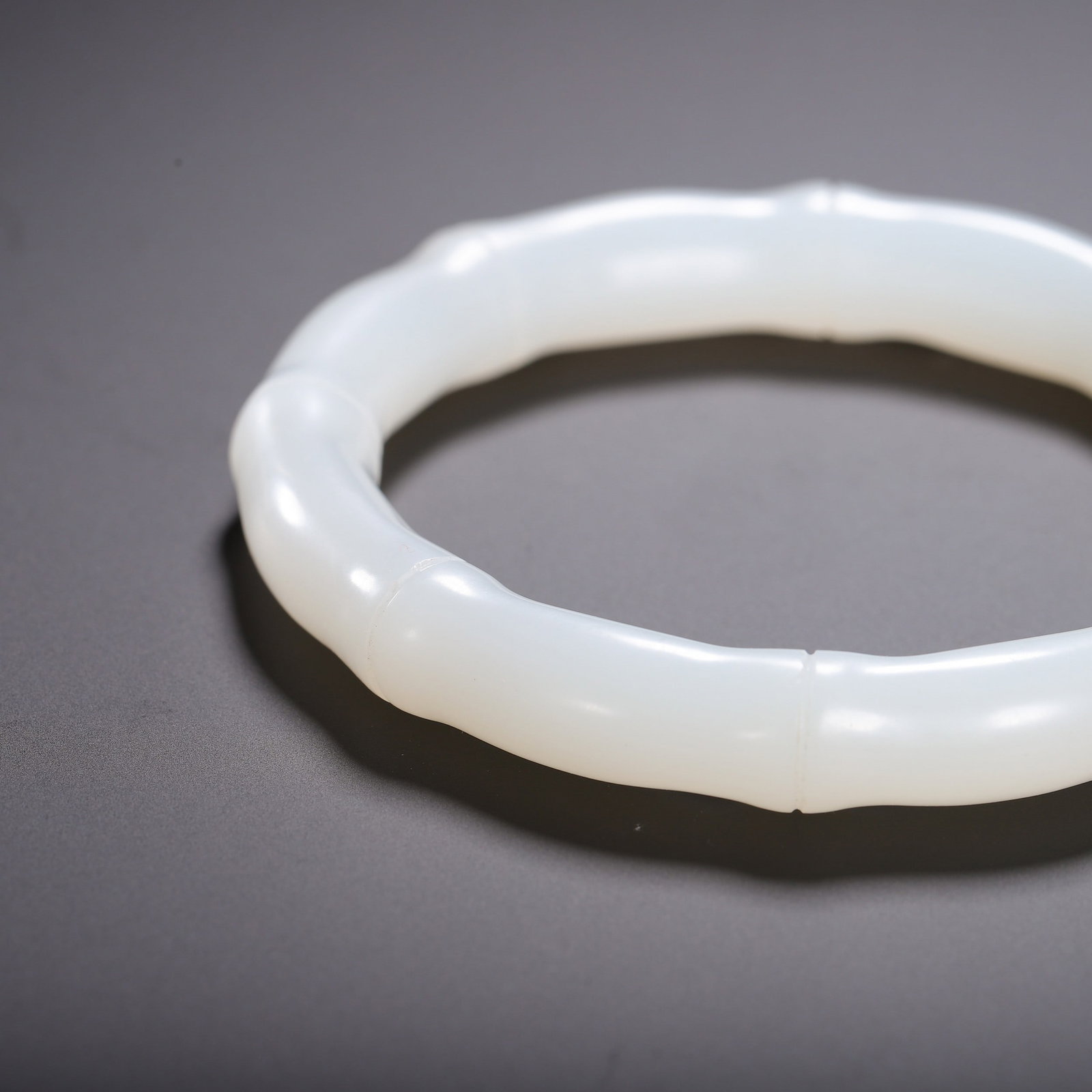 A JADE BRACELET - 8
