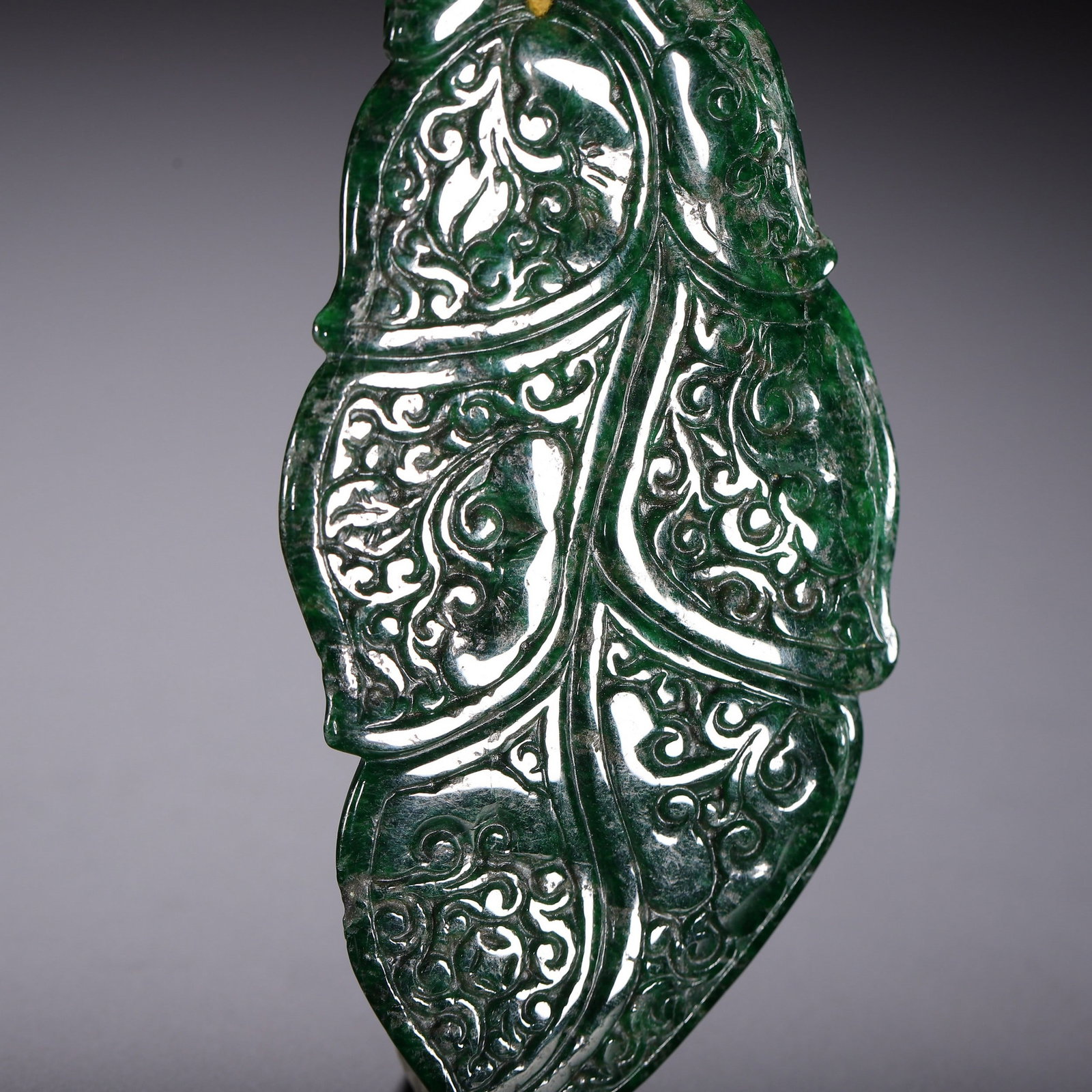 A JADE PENDANT - 3