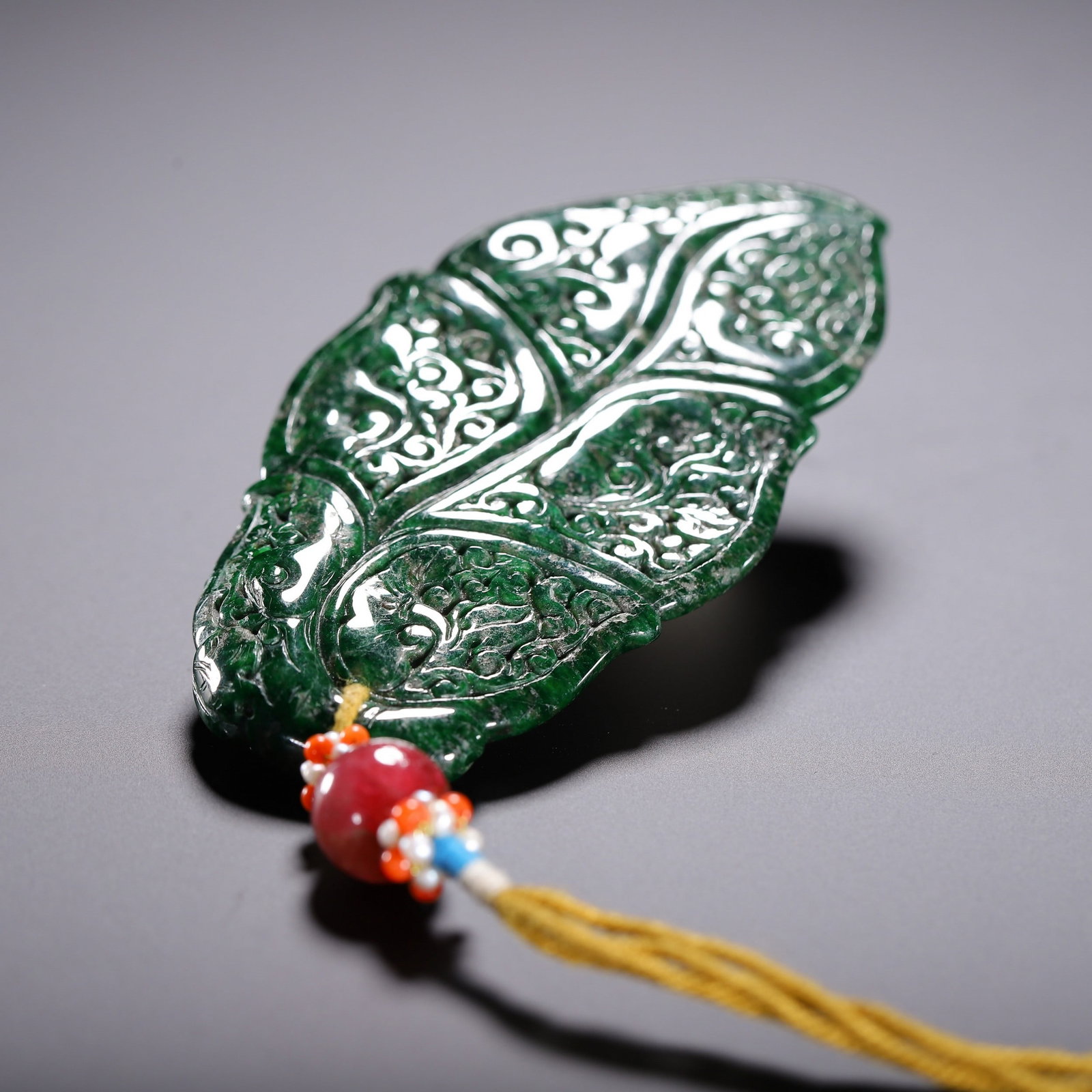 A JADE PENDANT - 8