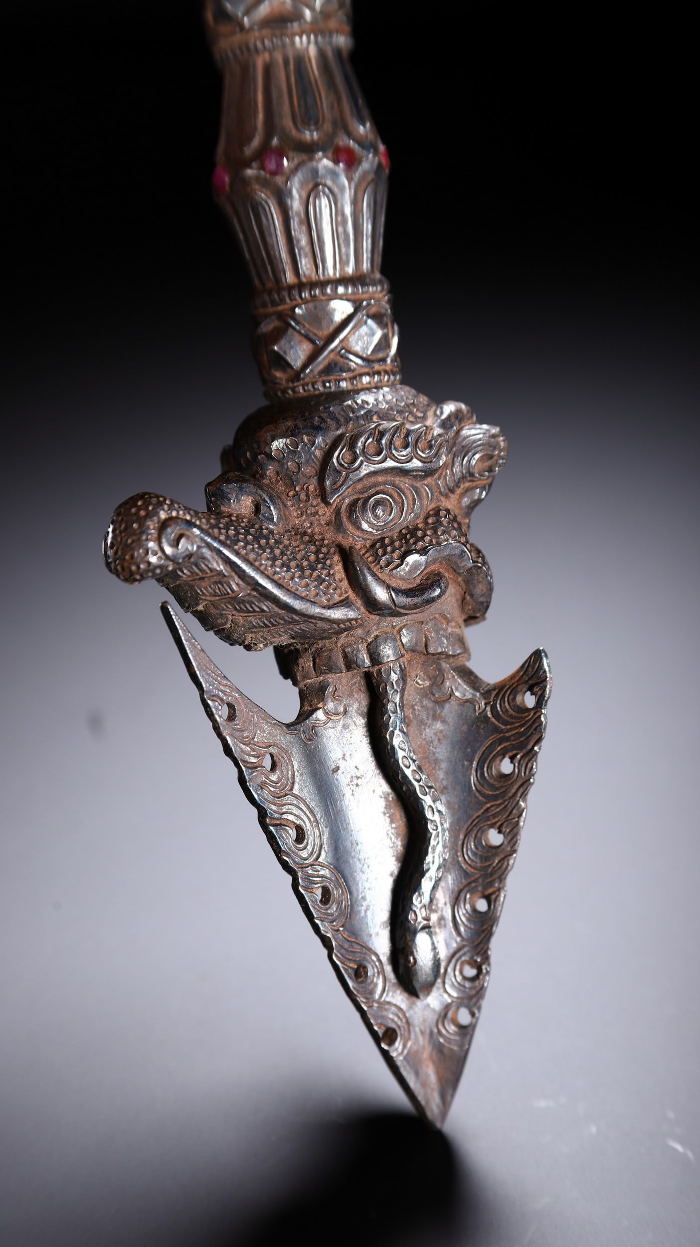 A GEM RITUAL IMPLEMENT - 9