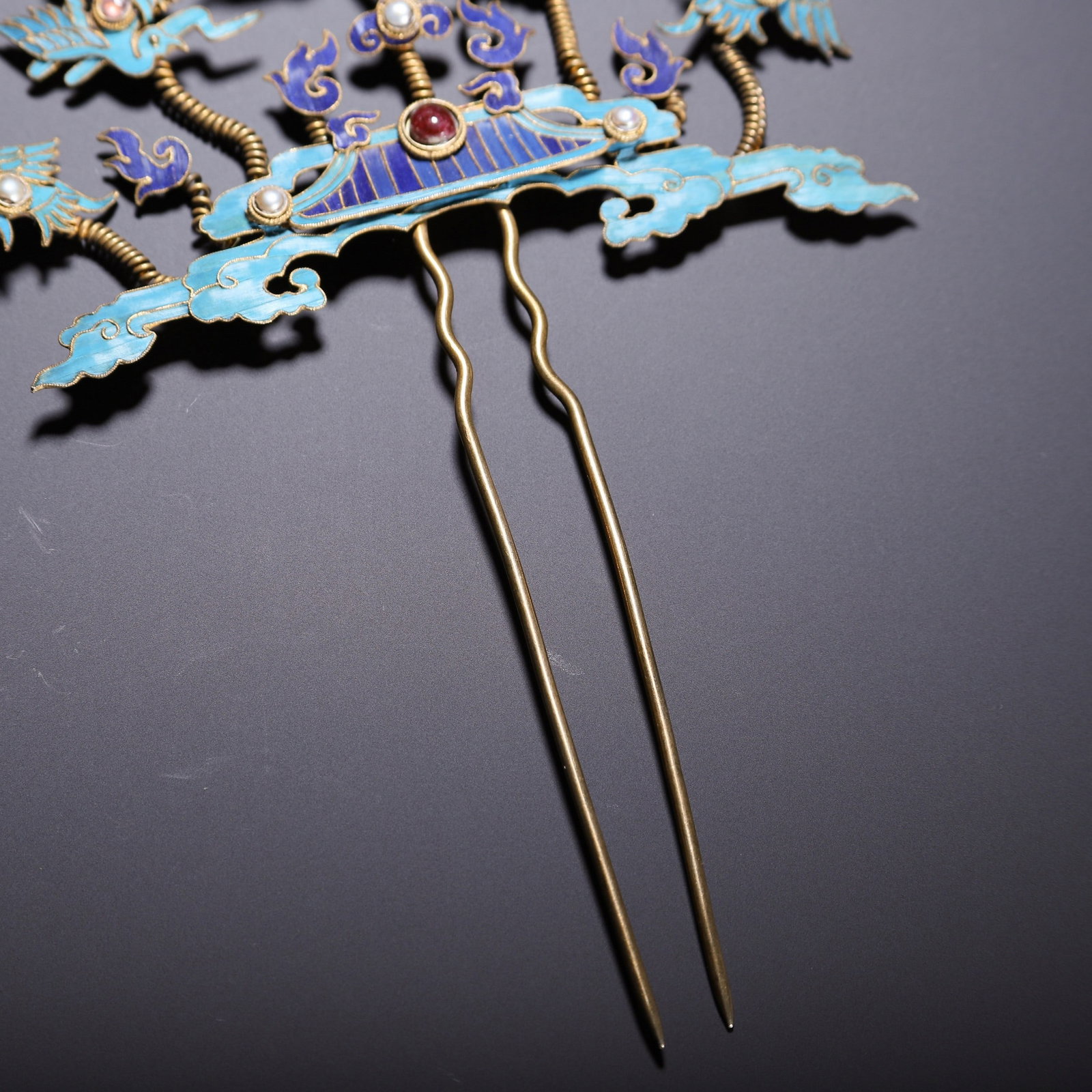 A SILVER HAIRPIN - 4