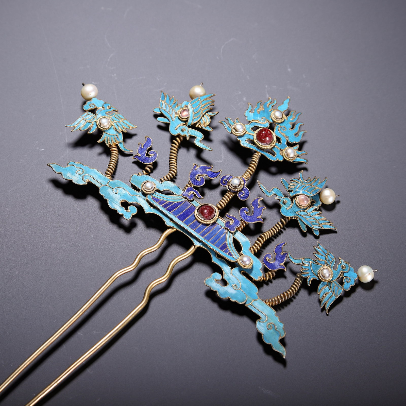A SILVER HAIRPIN - 6