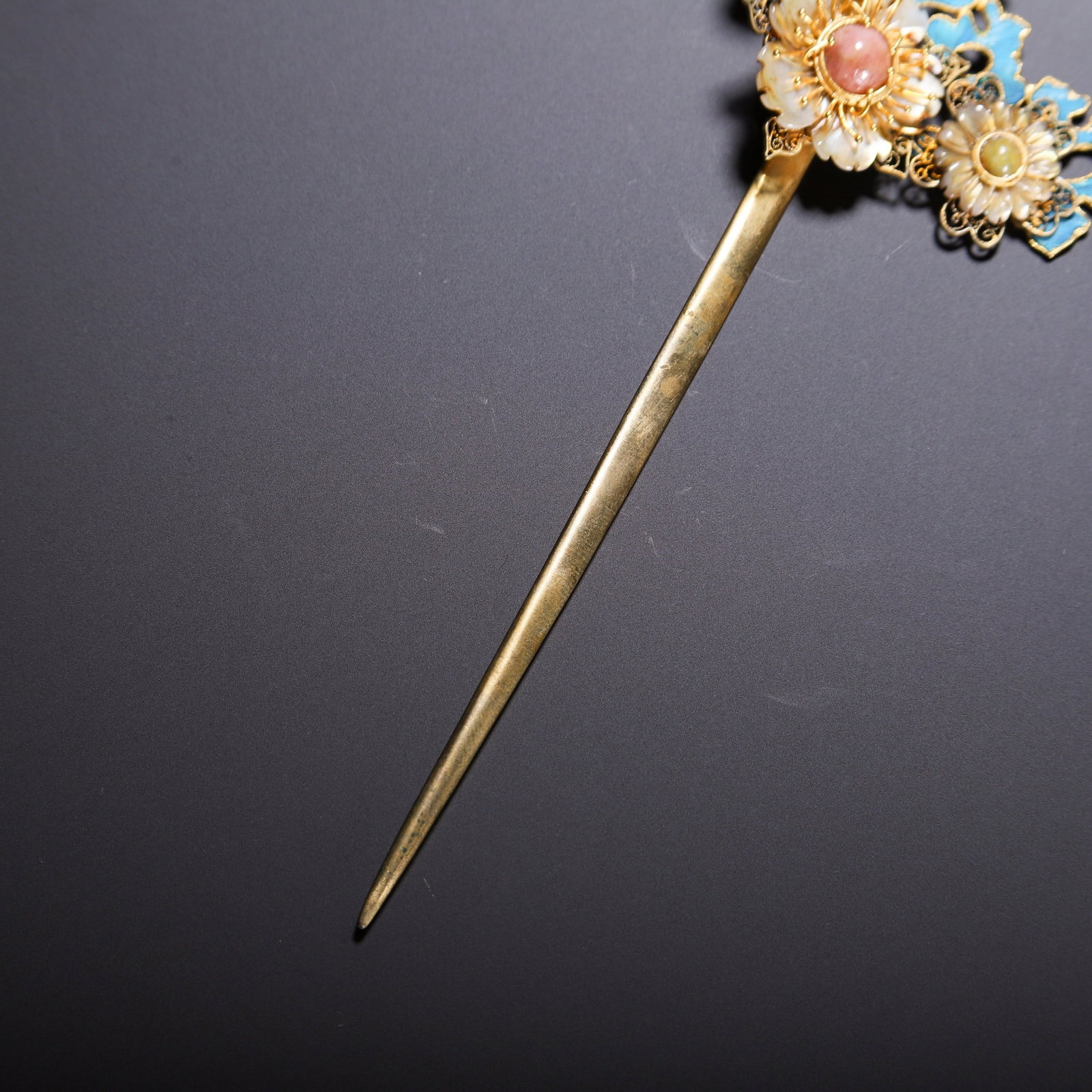 A SILVER HAIRPIN - 3