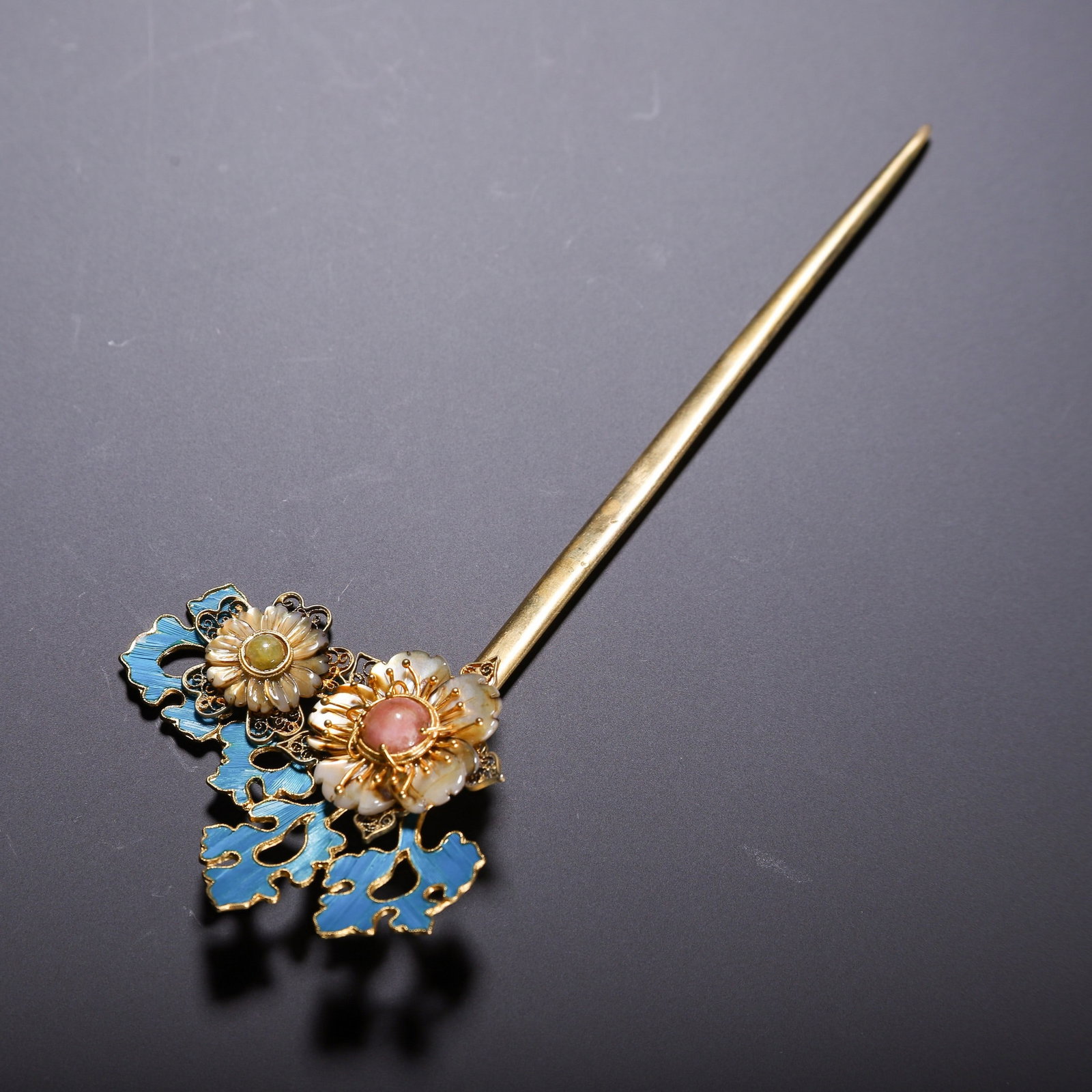 A SILVER HAIRPIN - 6