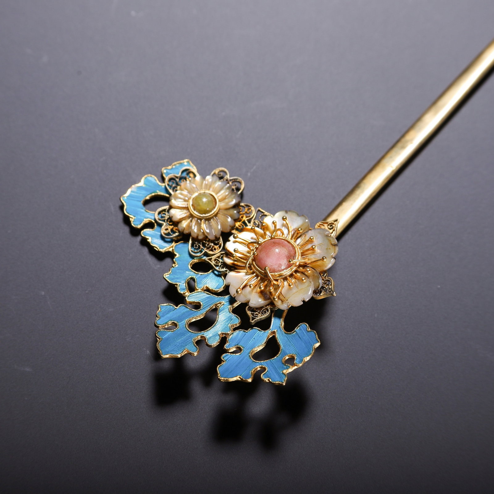 A SILVER HAIRPIN - 7