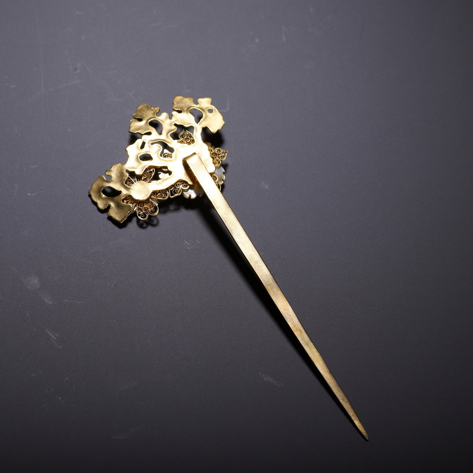 A SILVER HAIRPIN - 8