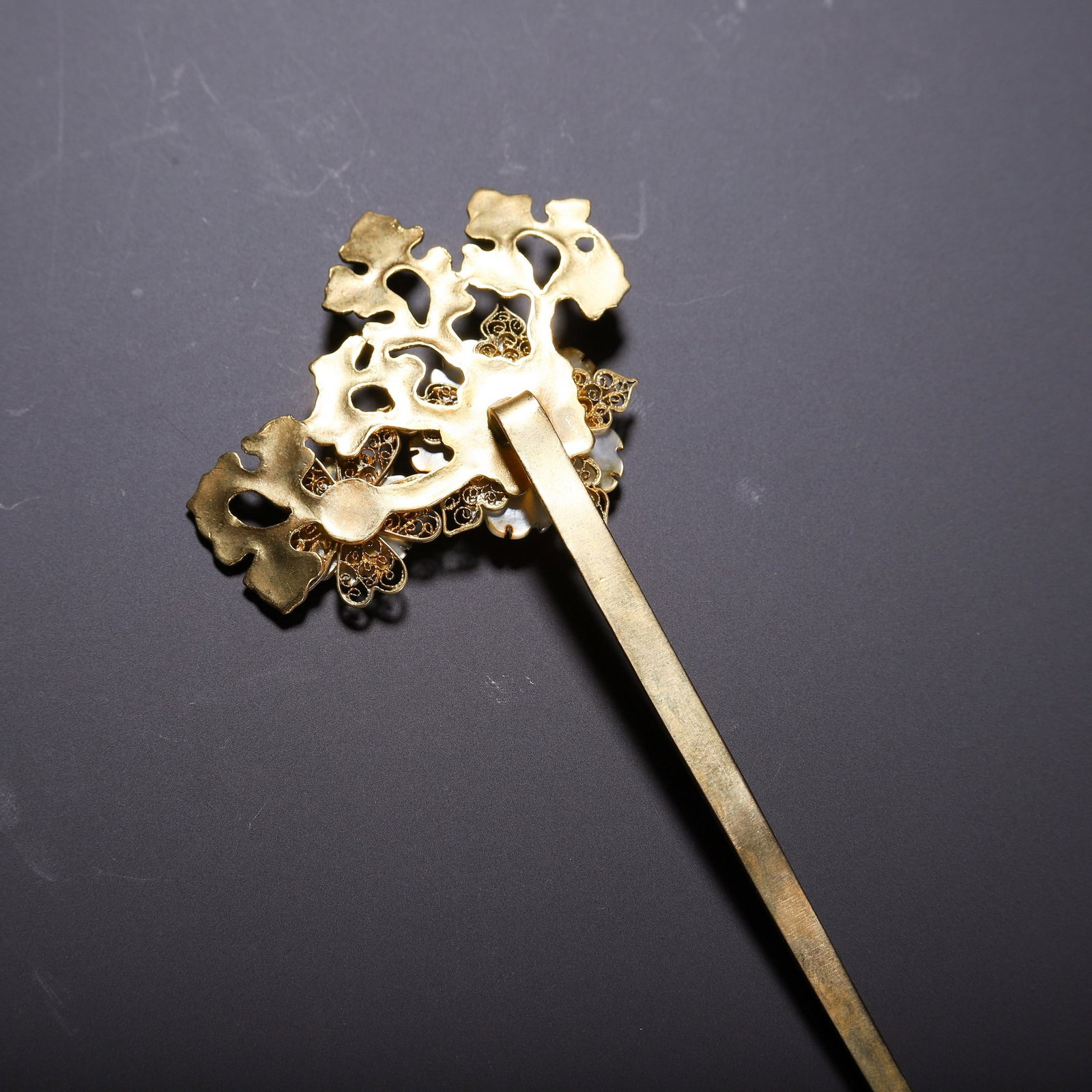 A SILVER HAIRPIN - 9
