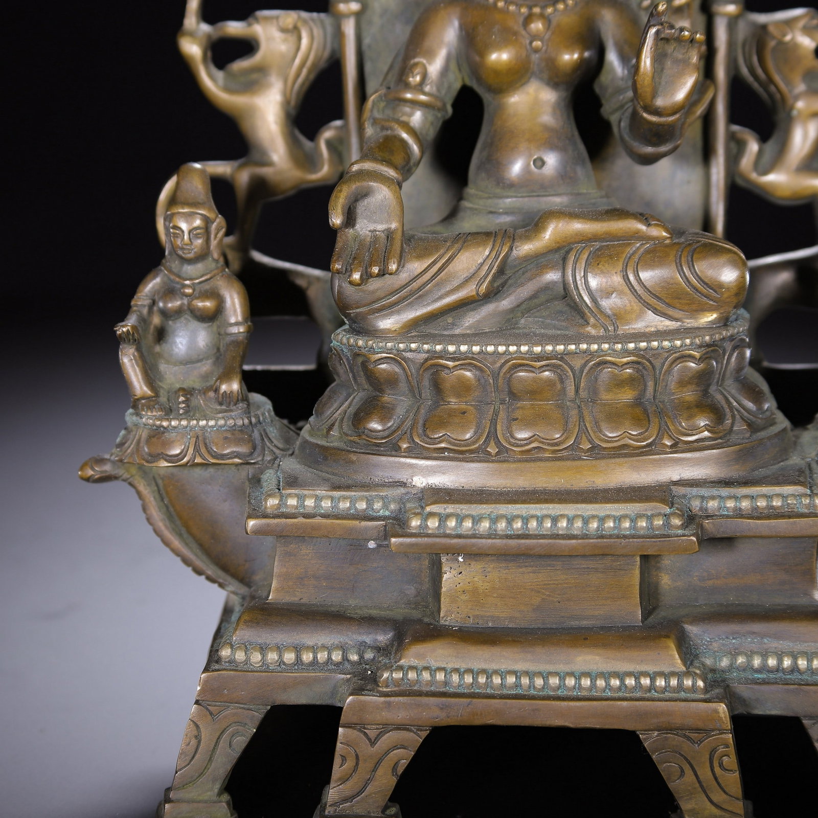 A COPPER BUDDHA STATUE - 3