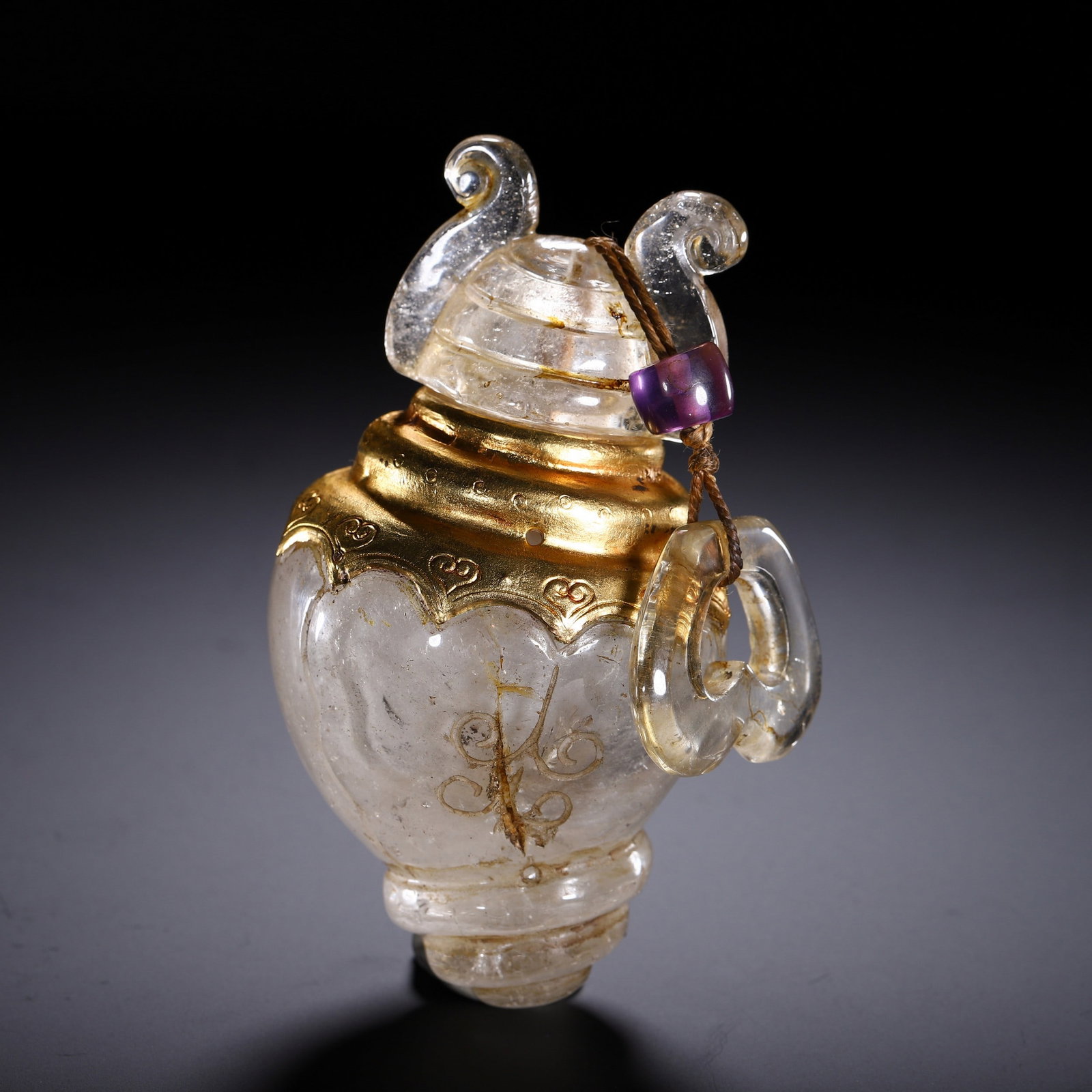 A CRYSTAL VASE: 水晶瓶 A crystal vase Ht.11cm