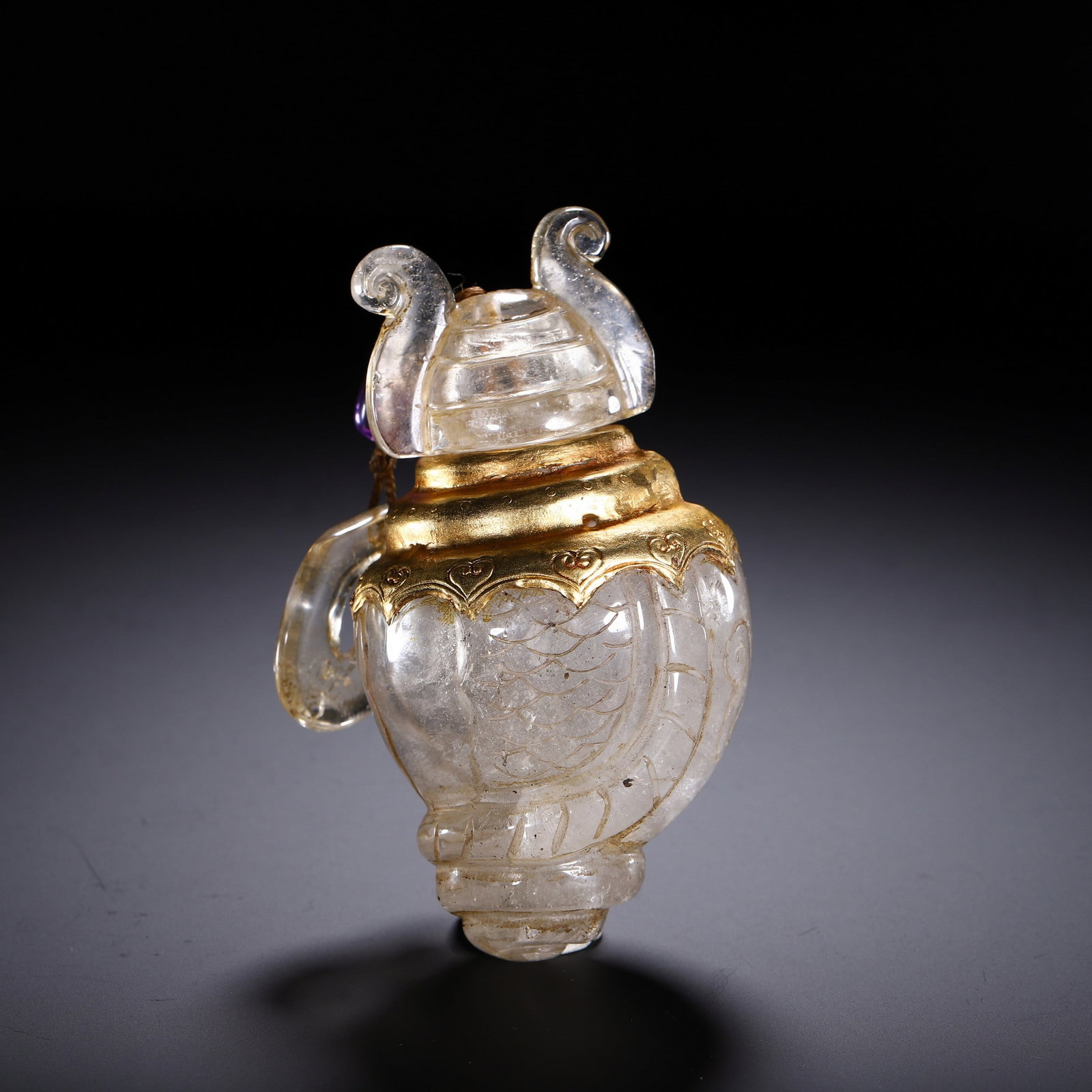 A CRYSTAL VASE - 5