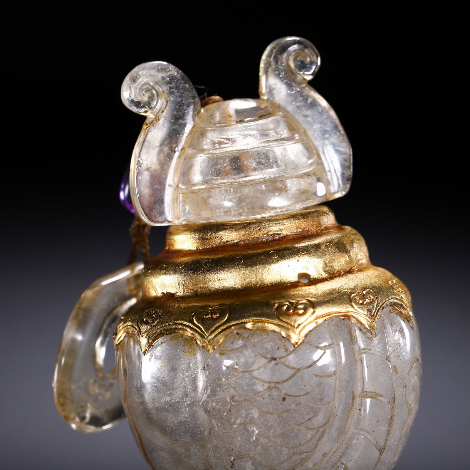 A CRYSTAL VASE - 6