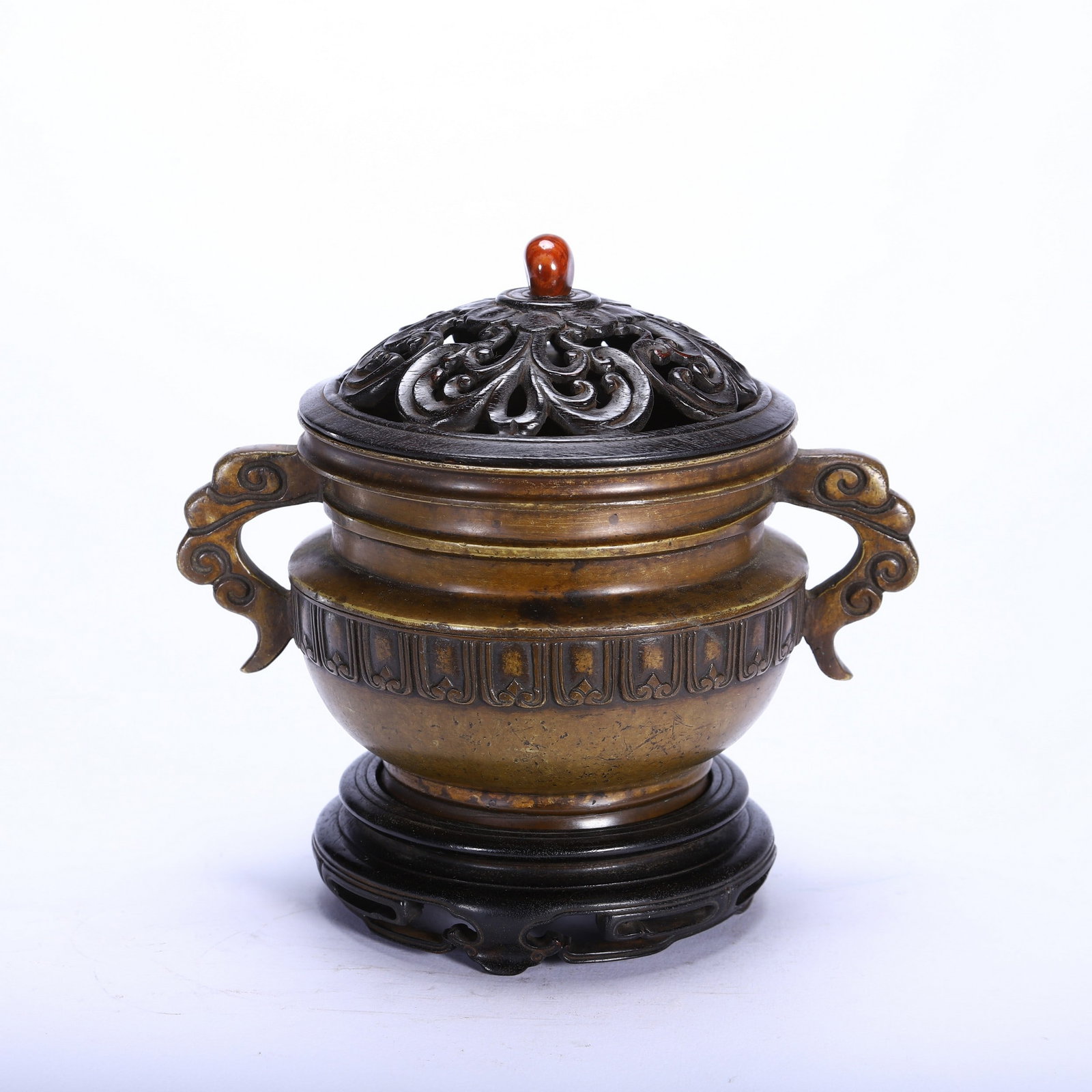 A COPPER INCENSE BURNER: 铜香炉 A copper incense burner 16x12x17cm