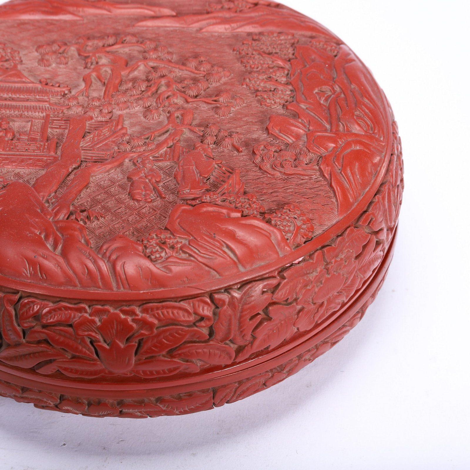 A CARVED LACQUERWARE BOX - 2