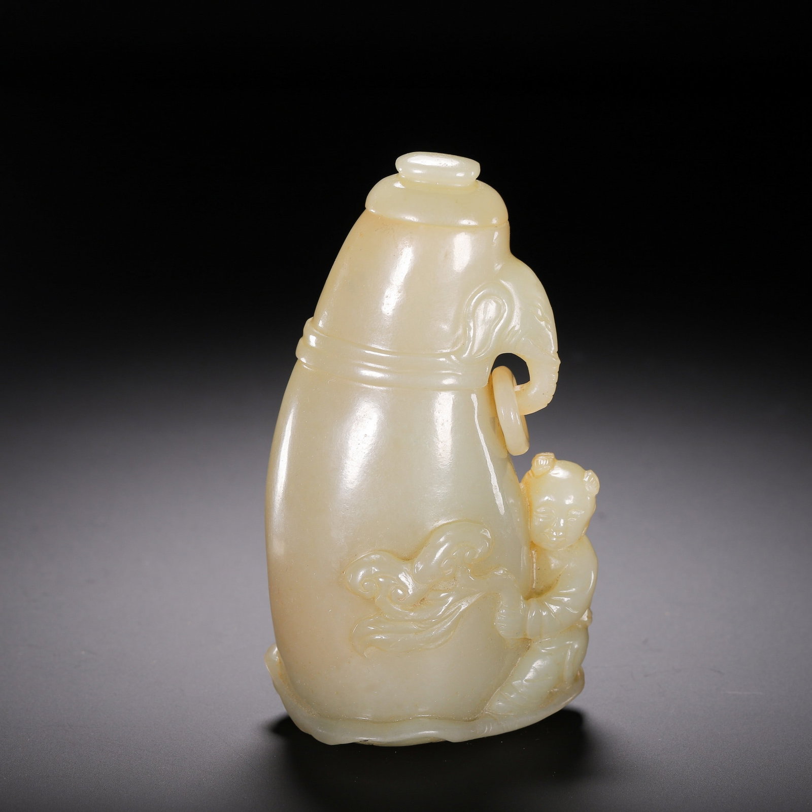 A JADE VASE: 和田玉瓶 A jade vase Ht.10.5cm