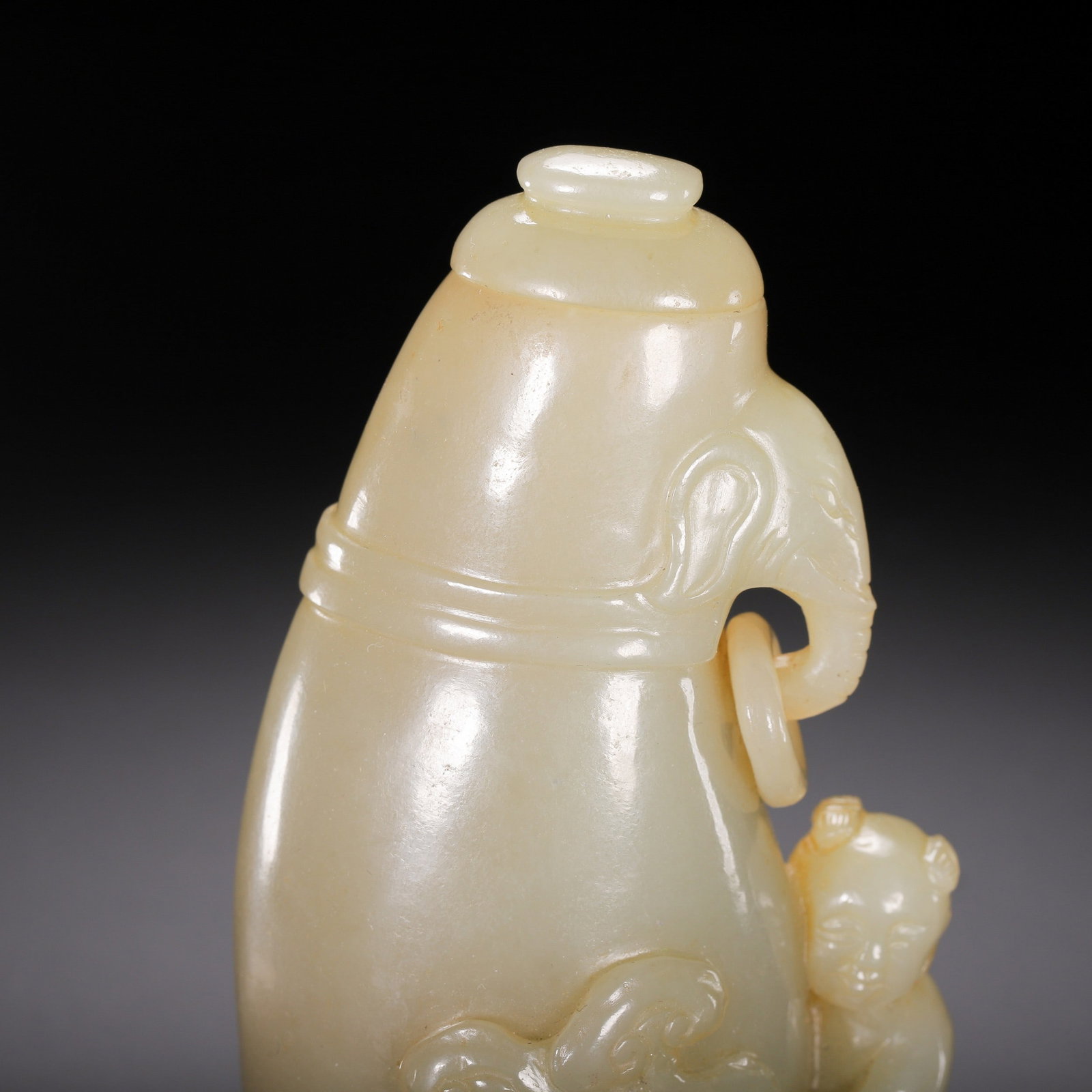 A JADE VASE - 2