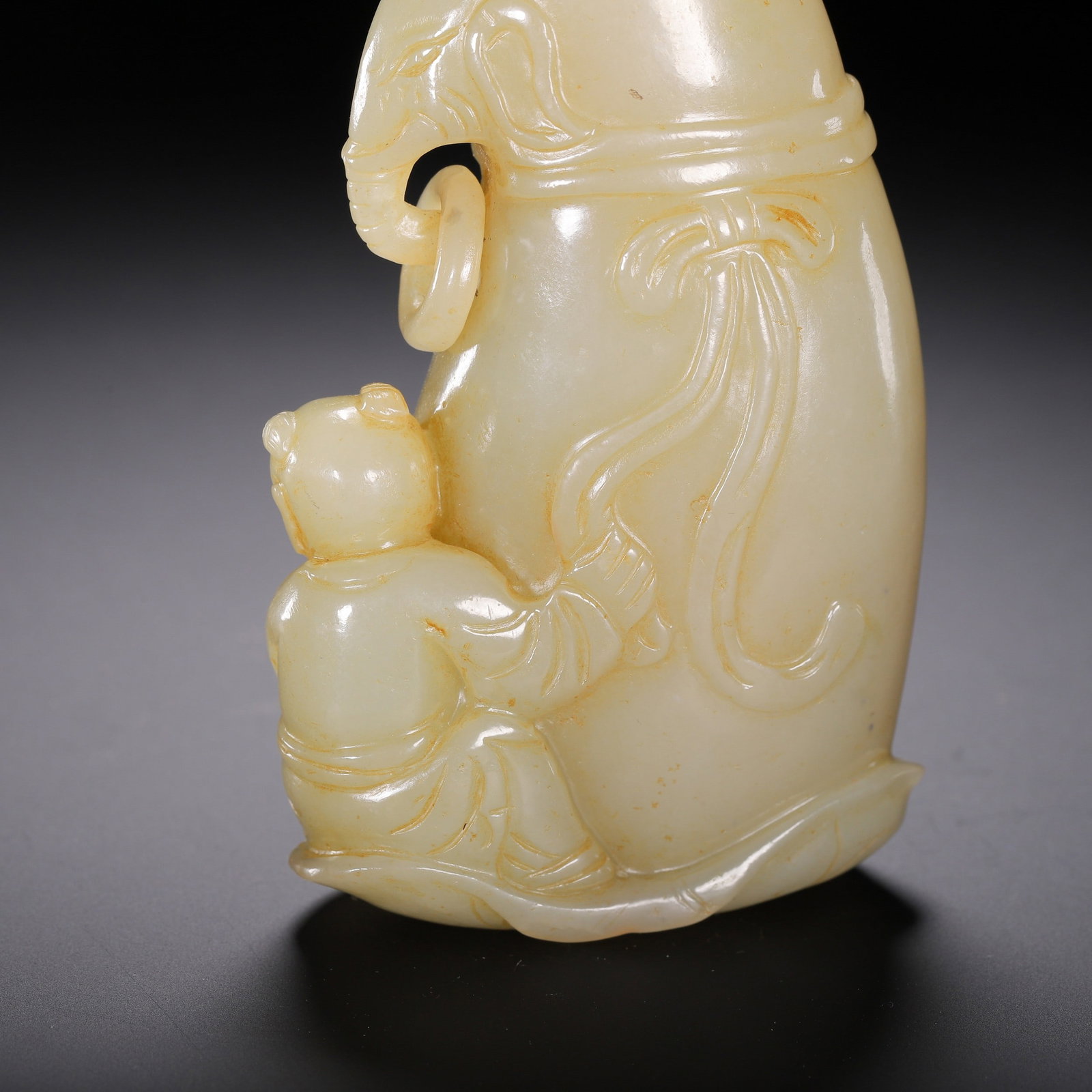 A JADE VASE - 7