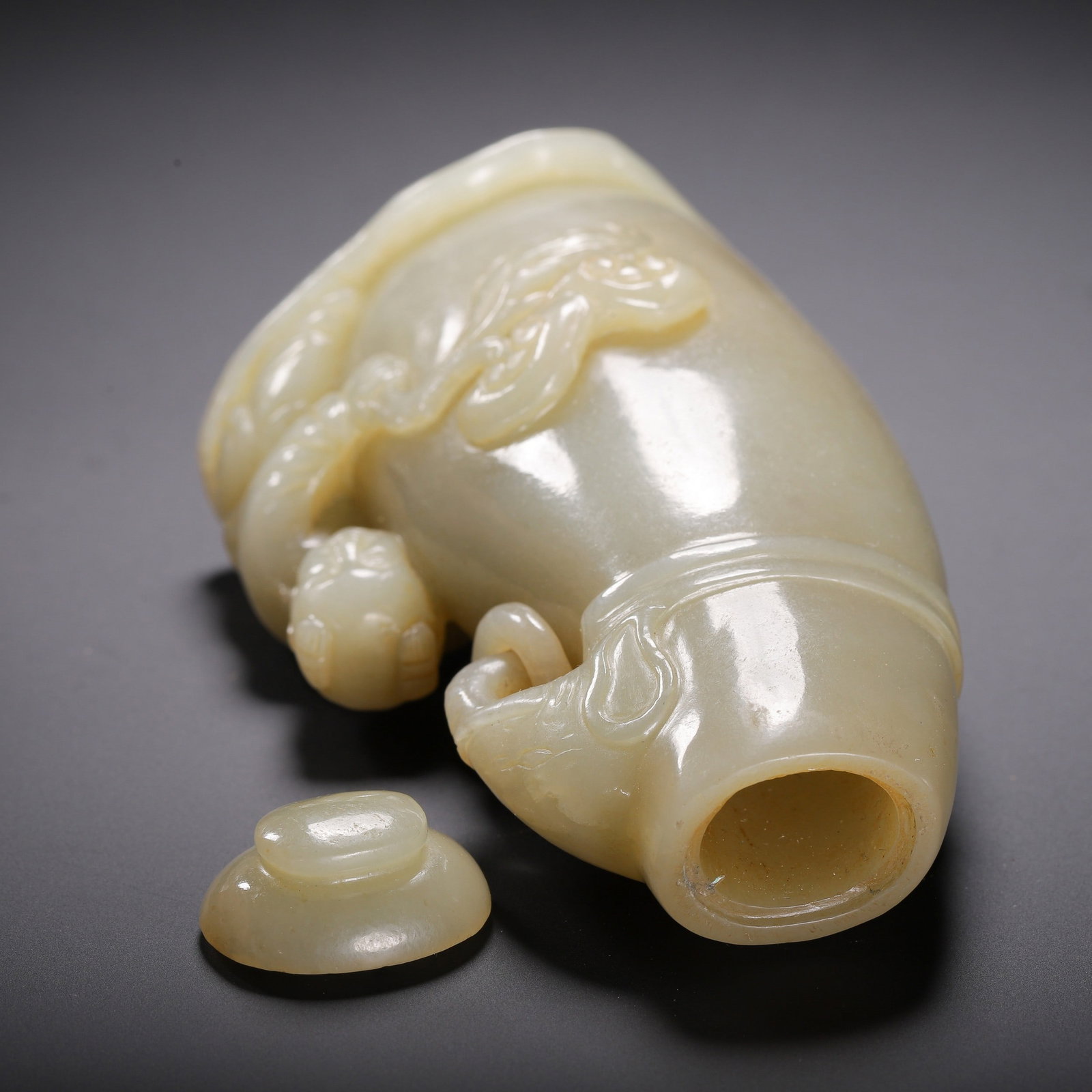 A JADE VASE - 8