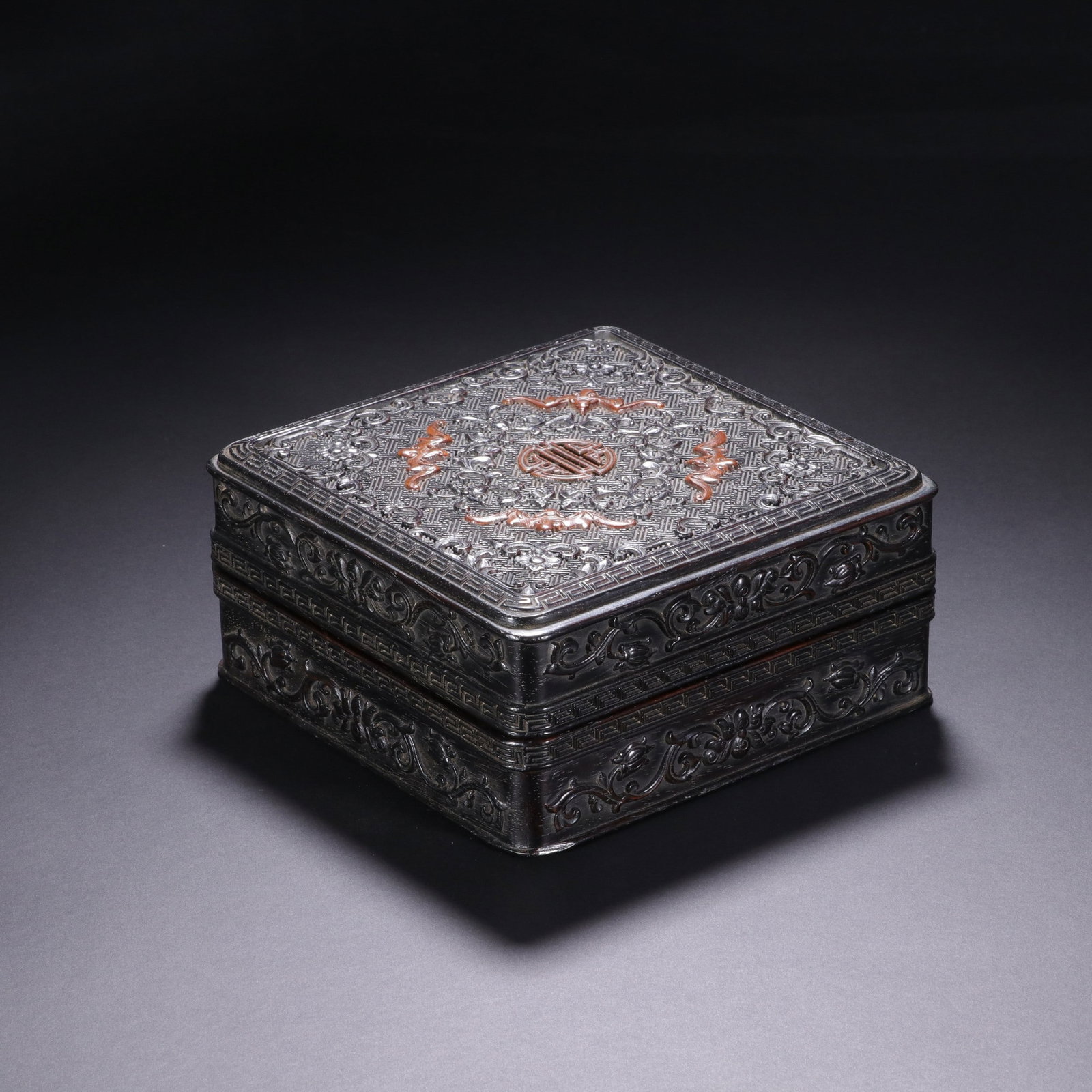 A ZITIAN HUANGYANG BOX: 紫檀嵌黄杨盒 A zitian huangyang box 12x12x5.7cm